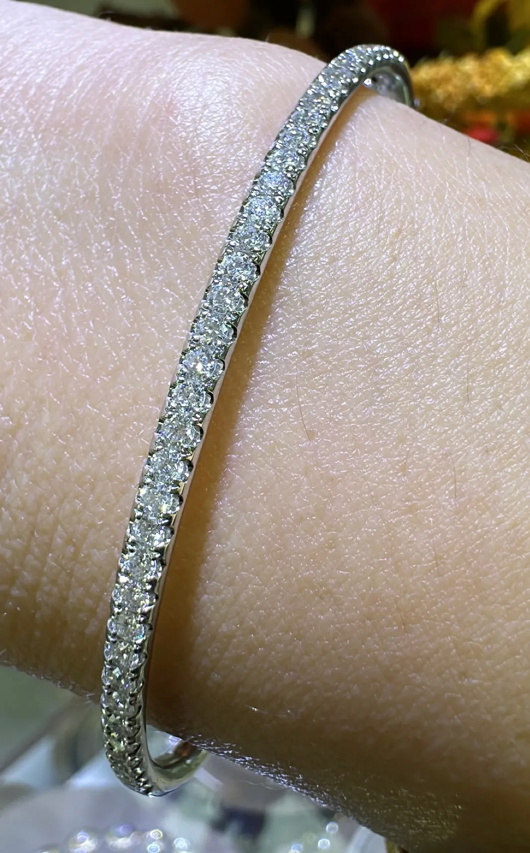0.93ct tw Diamond Bangle Bracelet
