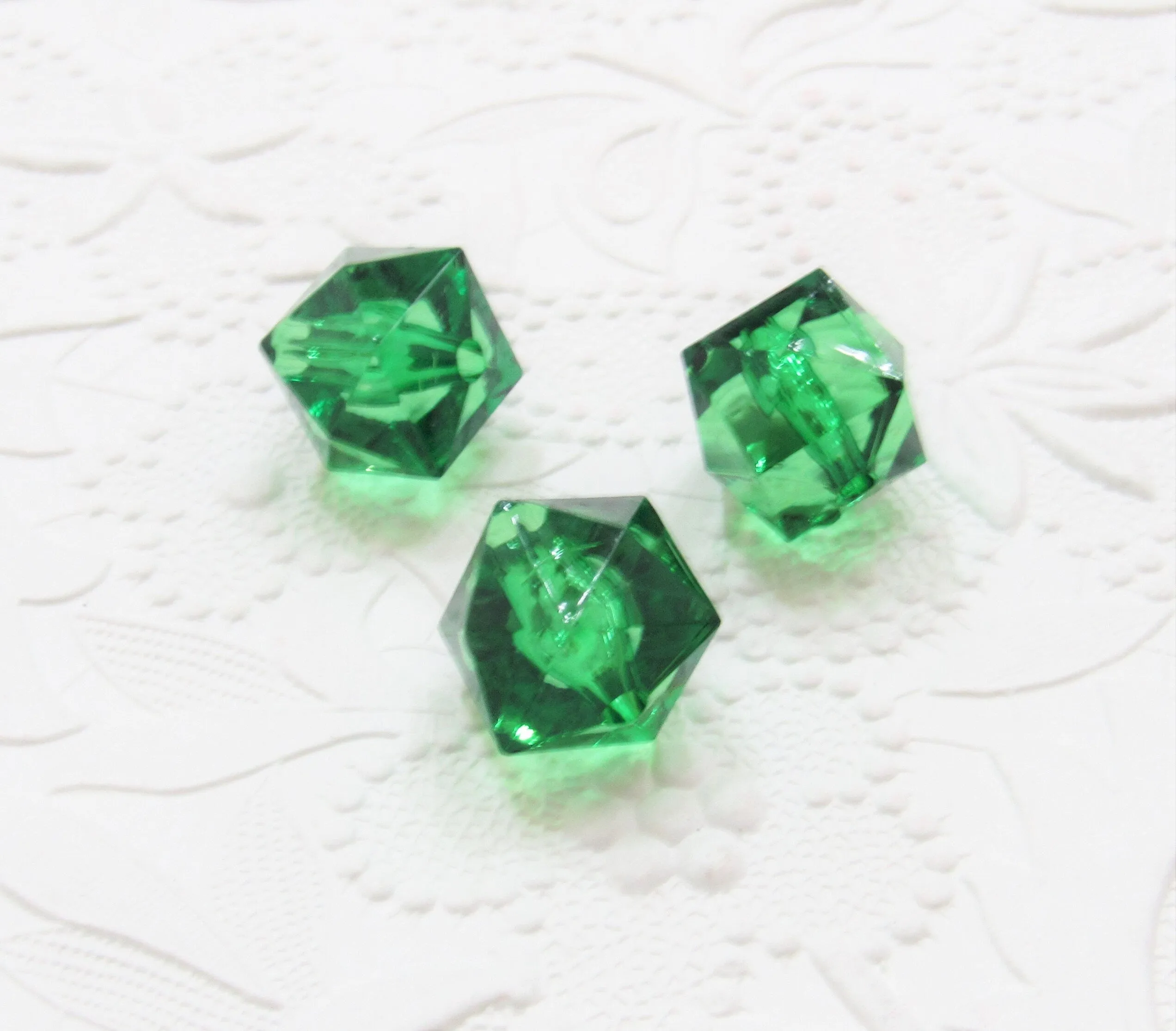 10 Green 20mm Faceted Ice Cube Beads, Chunky Ice Cube Bead, Bubblegum Bead, Square Transparent Beads, Chunky Necklace  Bead