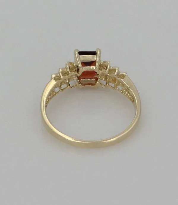 10k Yellow Gold Solitaire Emerald Cut Rectangle Garnet Gemstone Ring
