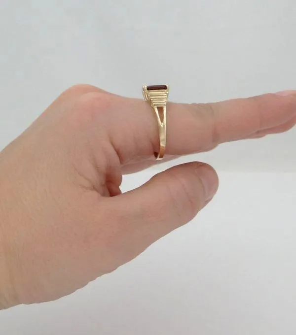 10k Yellow Gold Solitaire Emerald Cut Rectangle Garnet Gemstone Ring