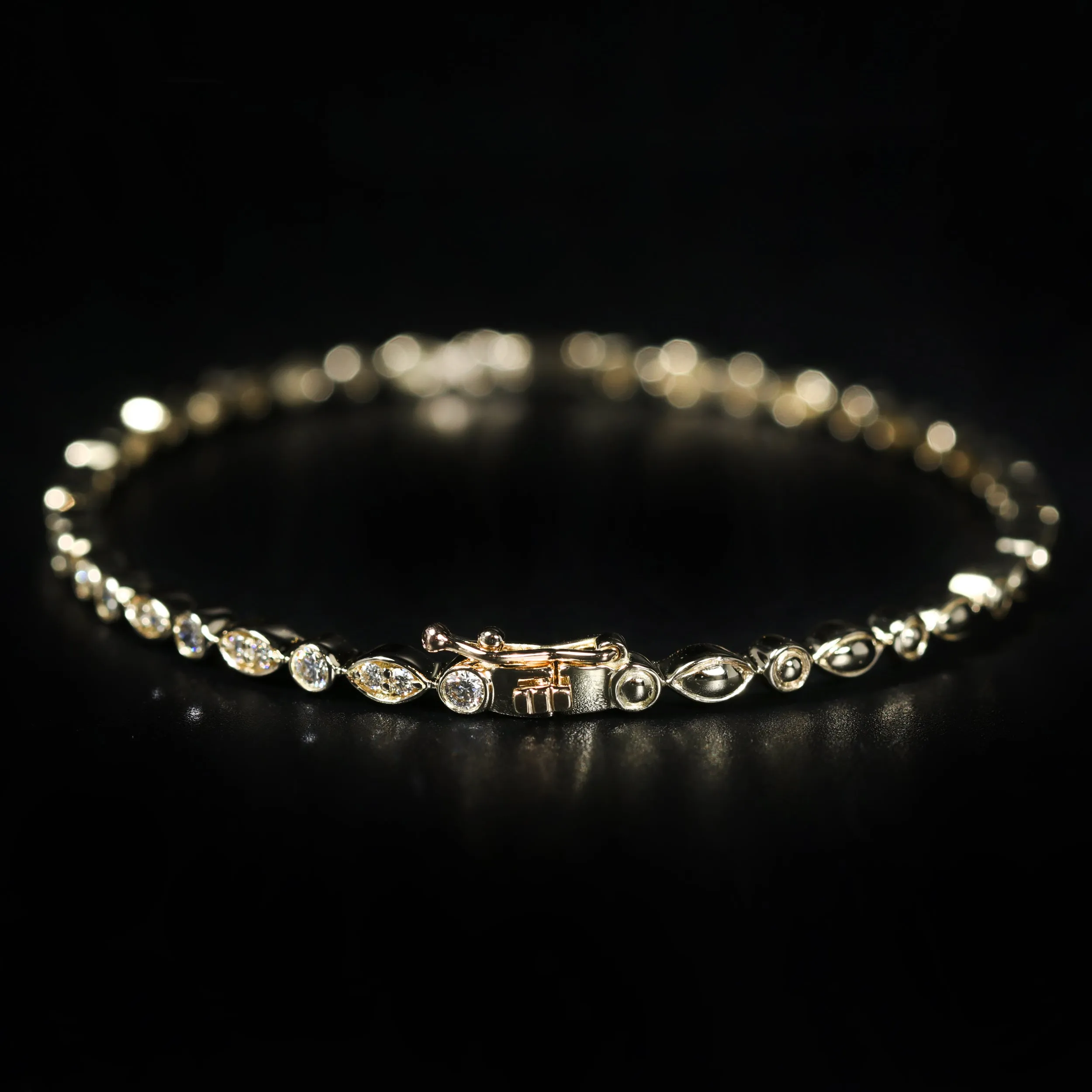 14K Yellow Gold 0.78 Carat Diamond Bangle Bracelet