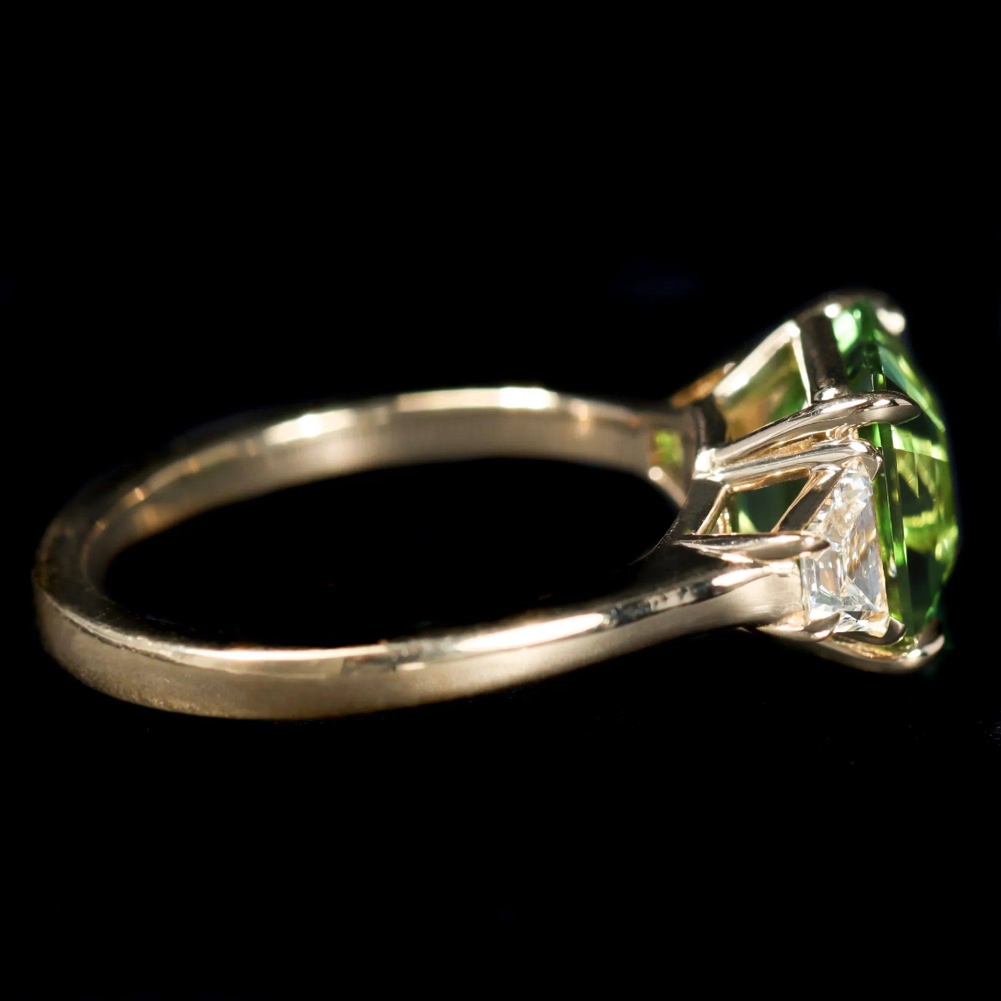 18K Yellow Gold 2.99 Carat Tourmaline and Diamond Ring