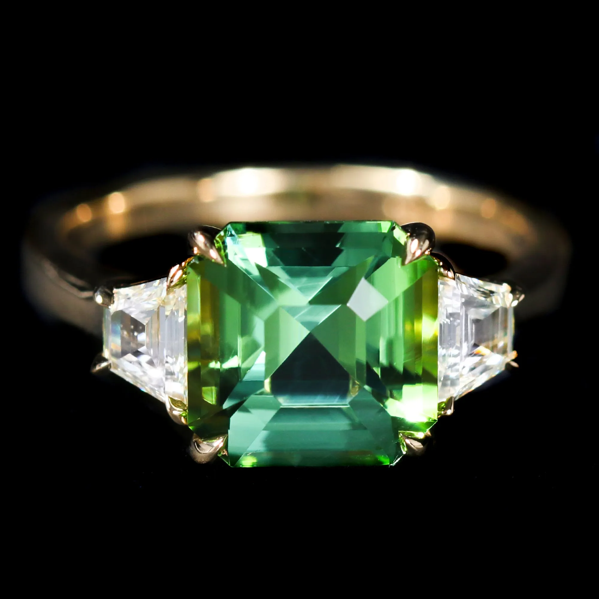18K Yellow Gold 2.99 Carat Tourmaline and Diamond Ring