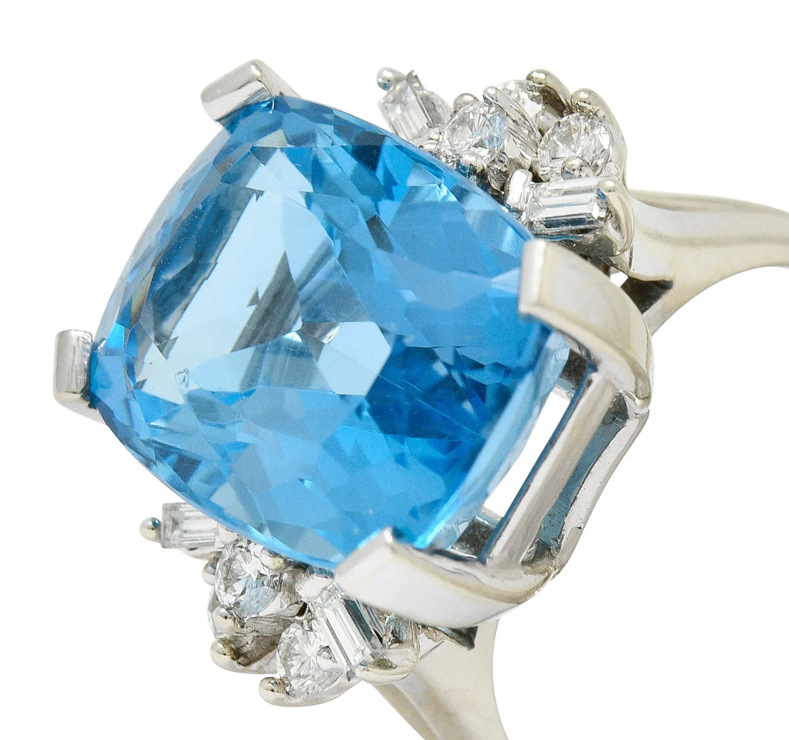 1960's Vintage Blue Topaz Diamond 14 Karat White Gold Cocktail Ring