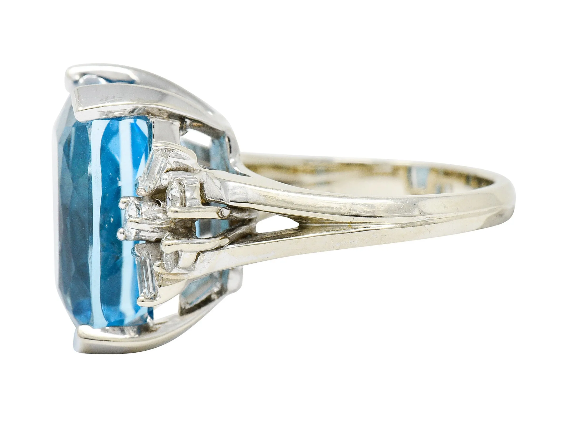 1960's Vintage Blue Topaz Diamond 14 Karat White Gold Cocktail Ring