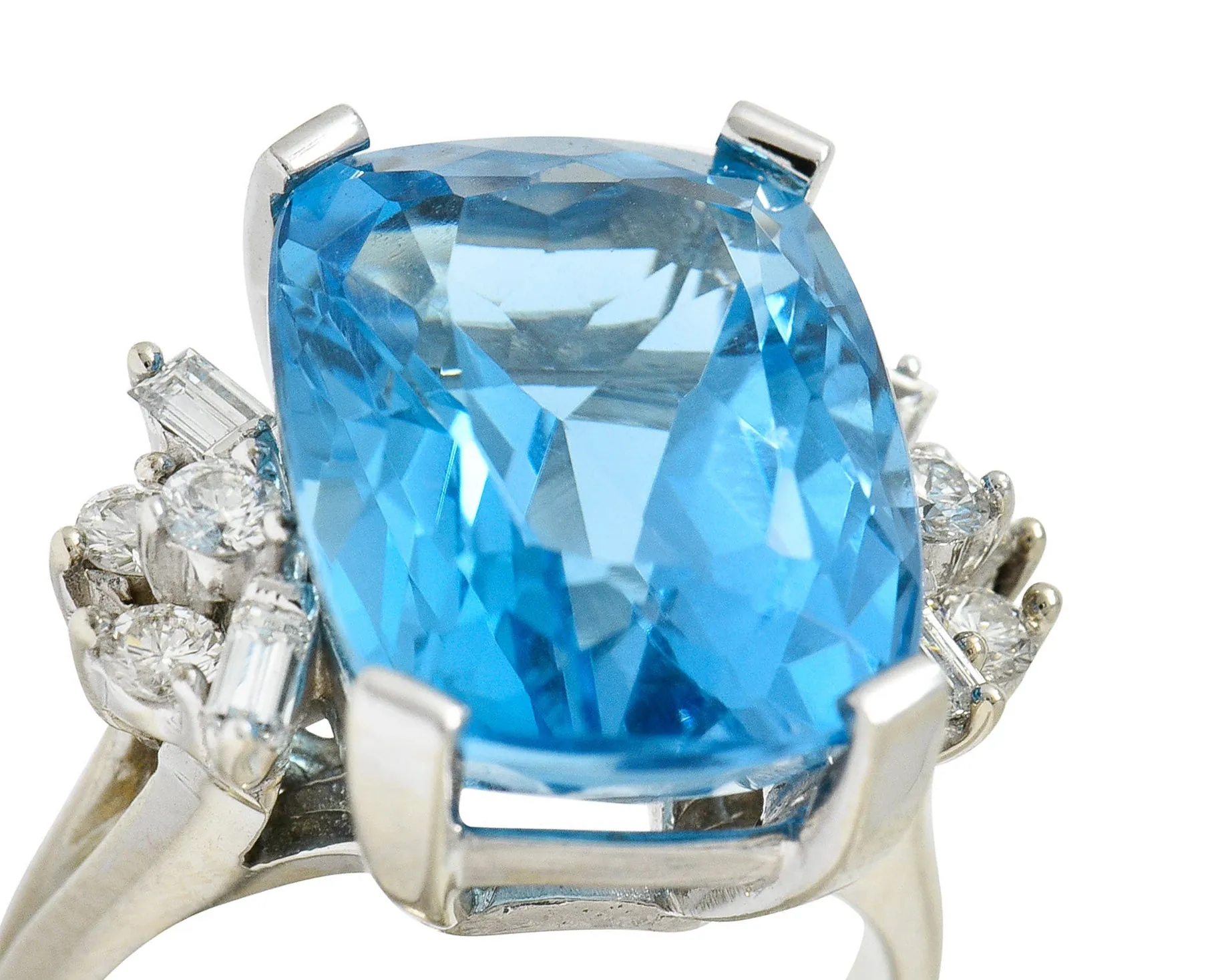 1960's Vintage Blue Topaz Diamond 14 Karat White Gold Cocktail Ring