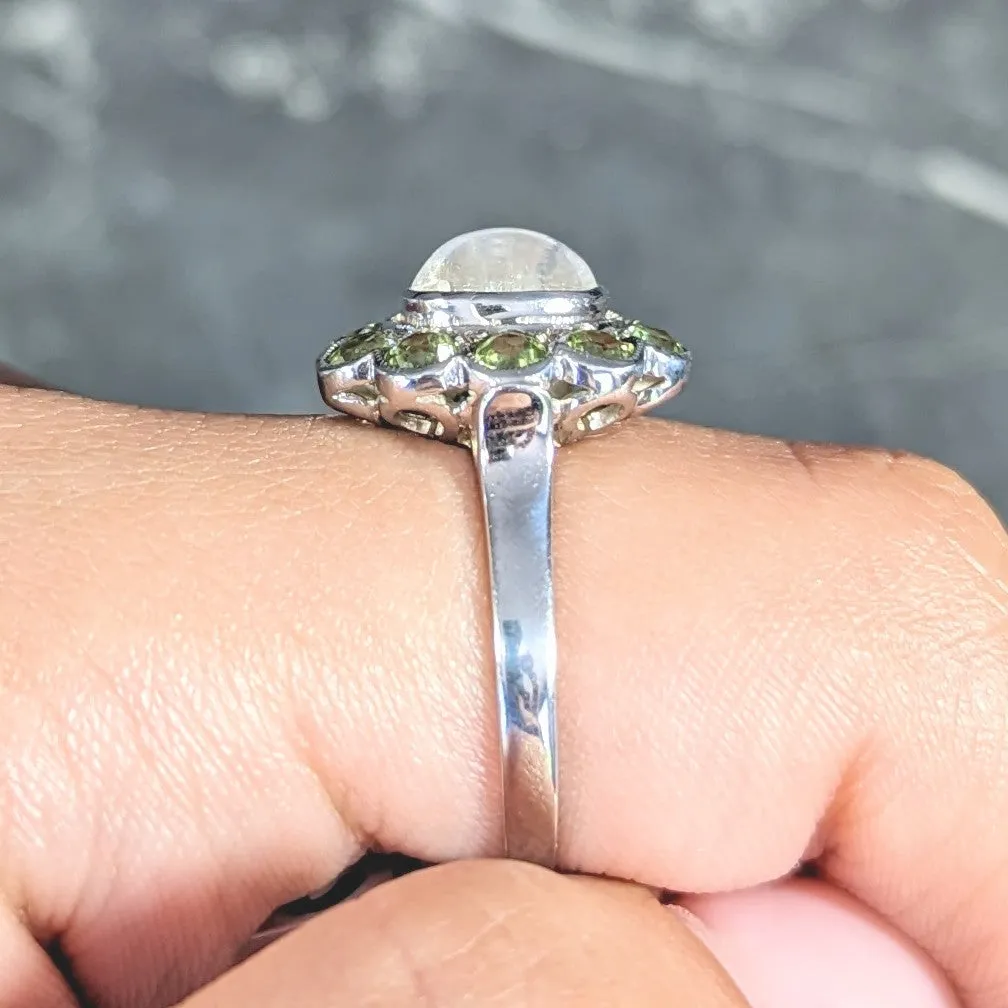 Art Deco Moonstone Peridot 18 Karat White Gold Halo Ring