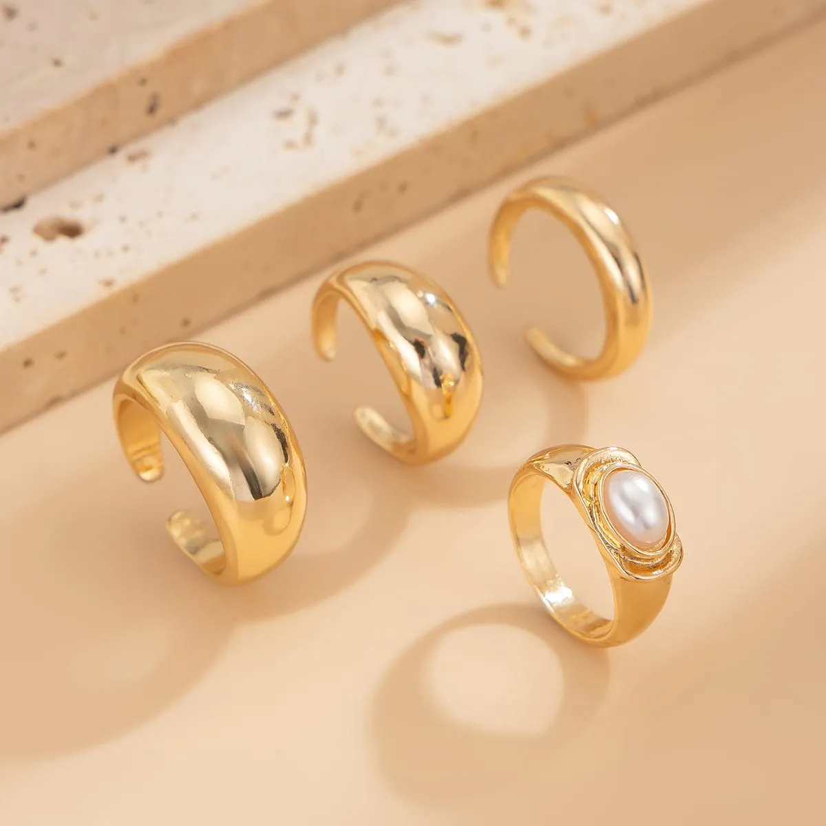 Baroque 4pcs Gold Silver Tone Pearl Inlaid Ring Set