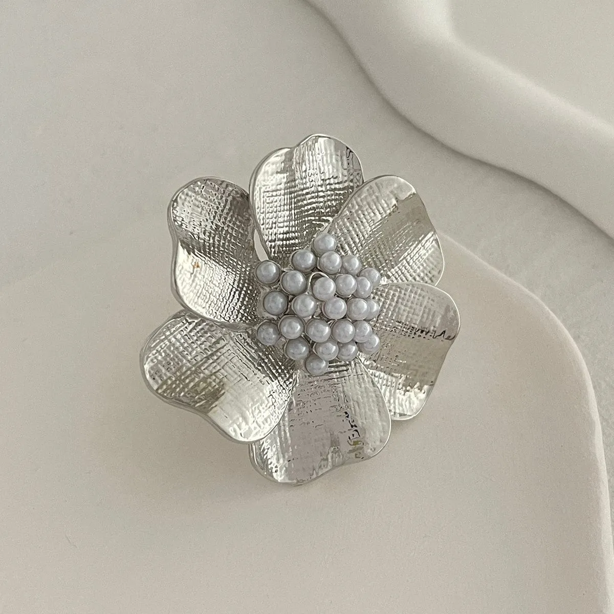 Baroque Gold Silver Tone Pearl Inlaid Textured Flower Hollow Ring Set