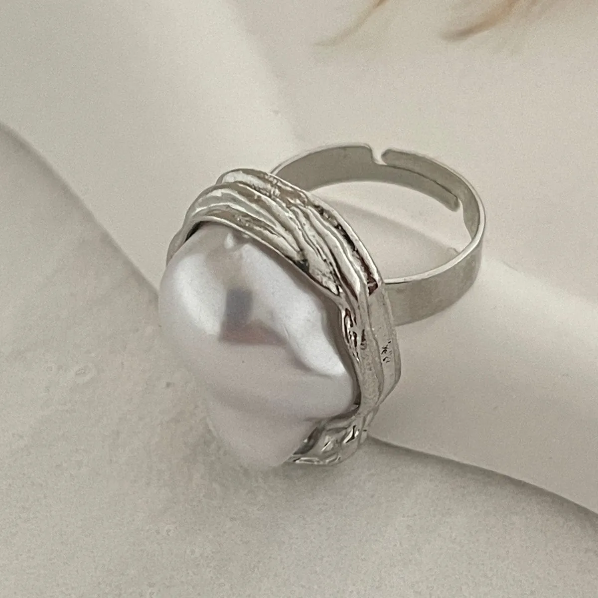 Baroque Gold Silver Tone Pearl Inlaid Textured Flower Hollow Ring Set