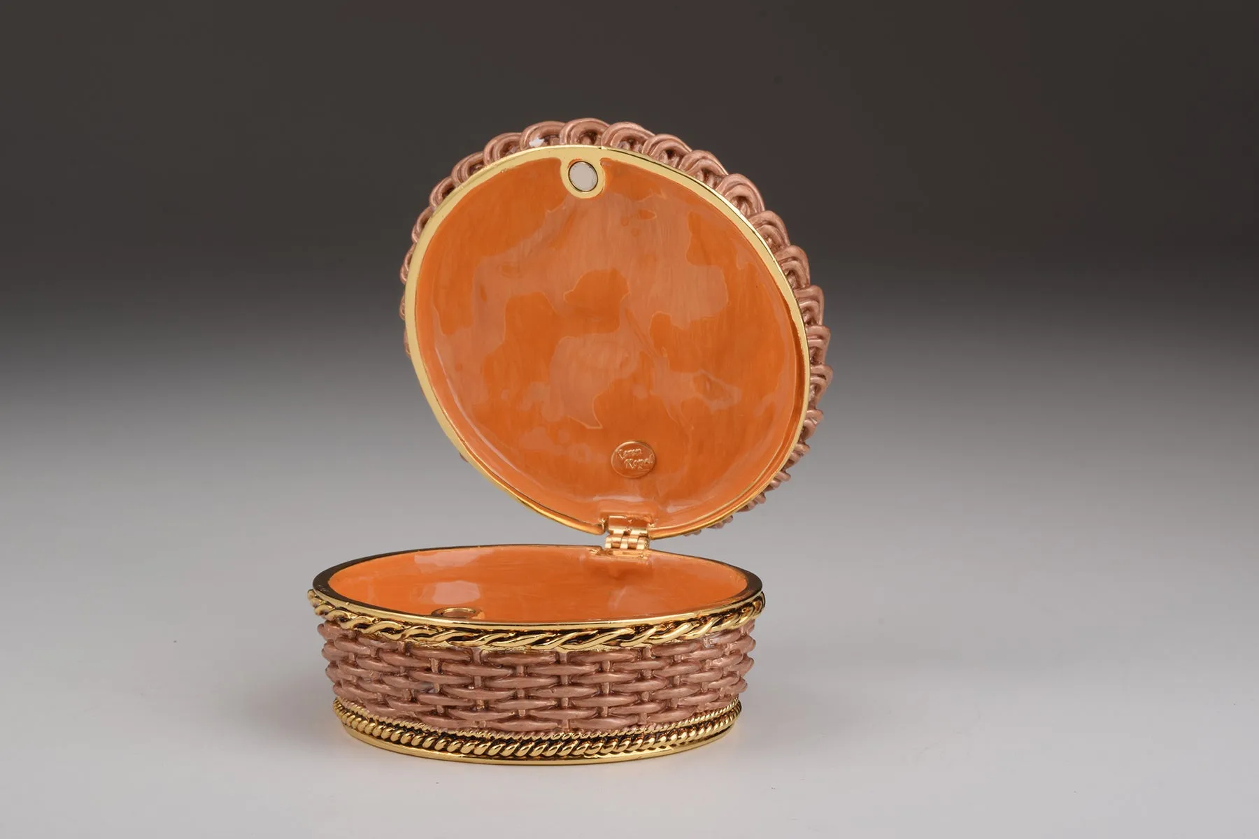Brown basket with Baby Chicks &eggs