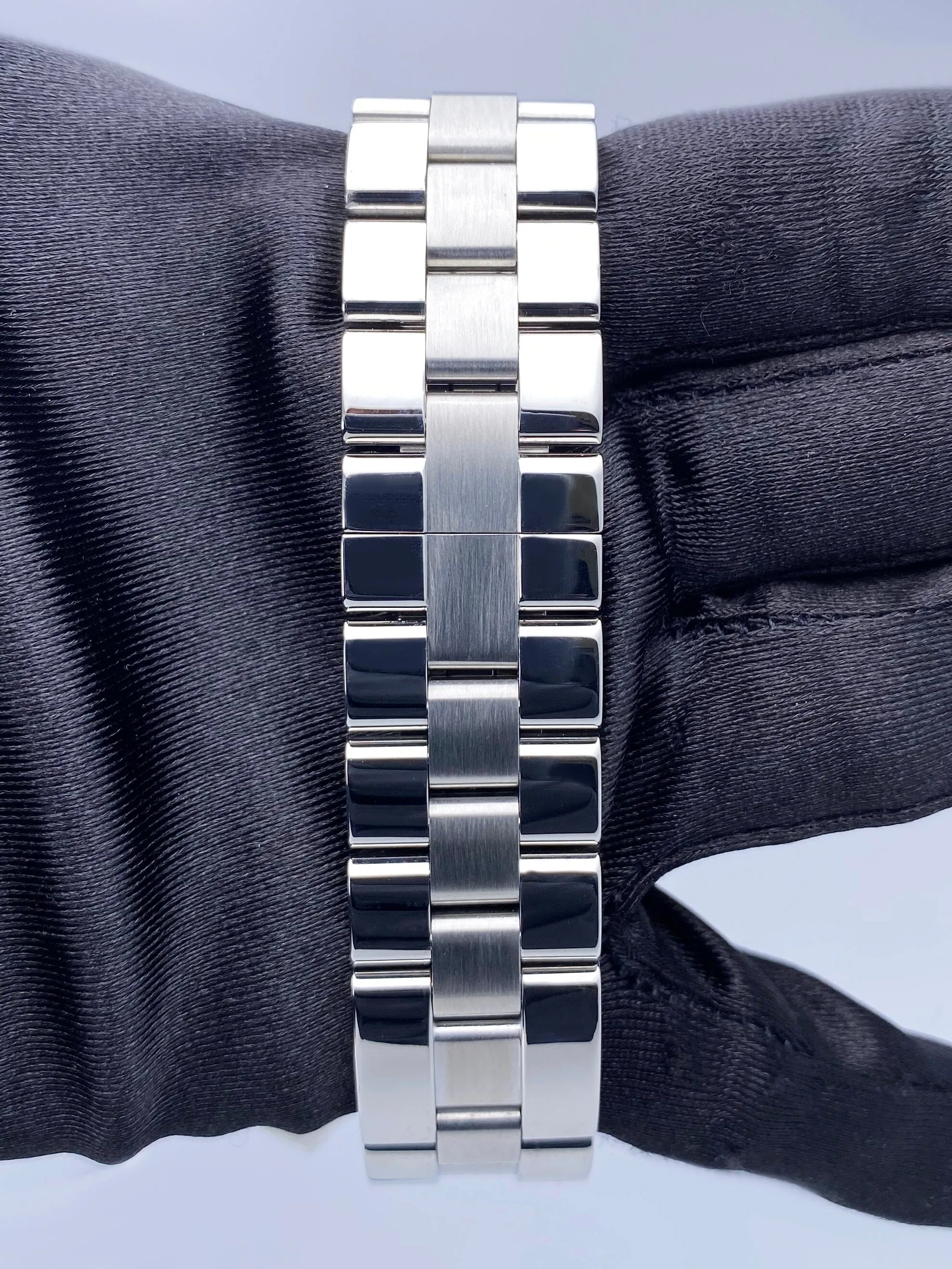 Cartier Roadster W62041V3 Black Dial Steel Mens Watch Box Papers