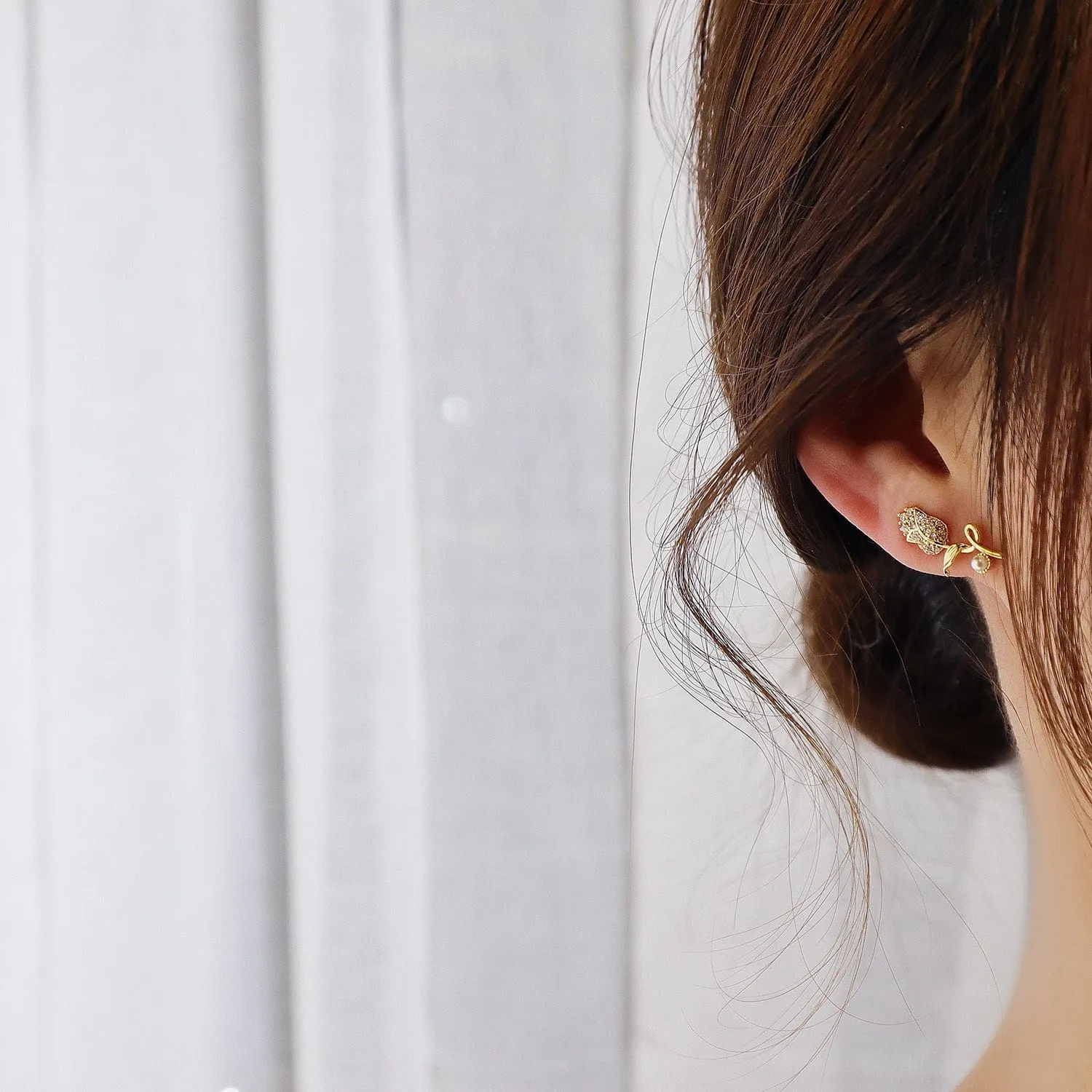 Chic Pearl Inlaid Crystal Tulip Earrings