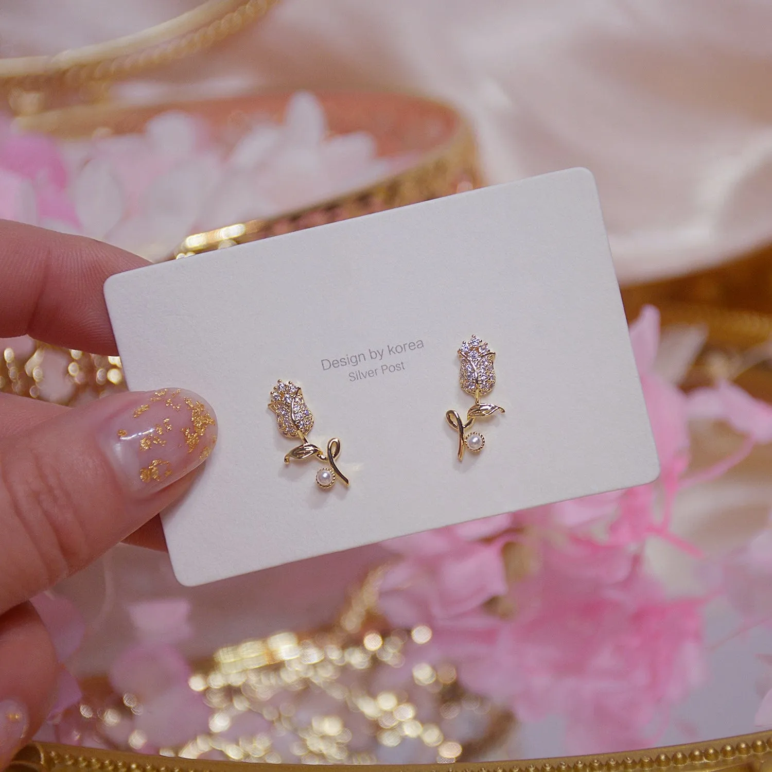 Chic Pearl Inlaid Crystal Tulip Earrings