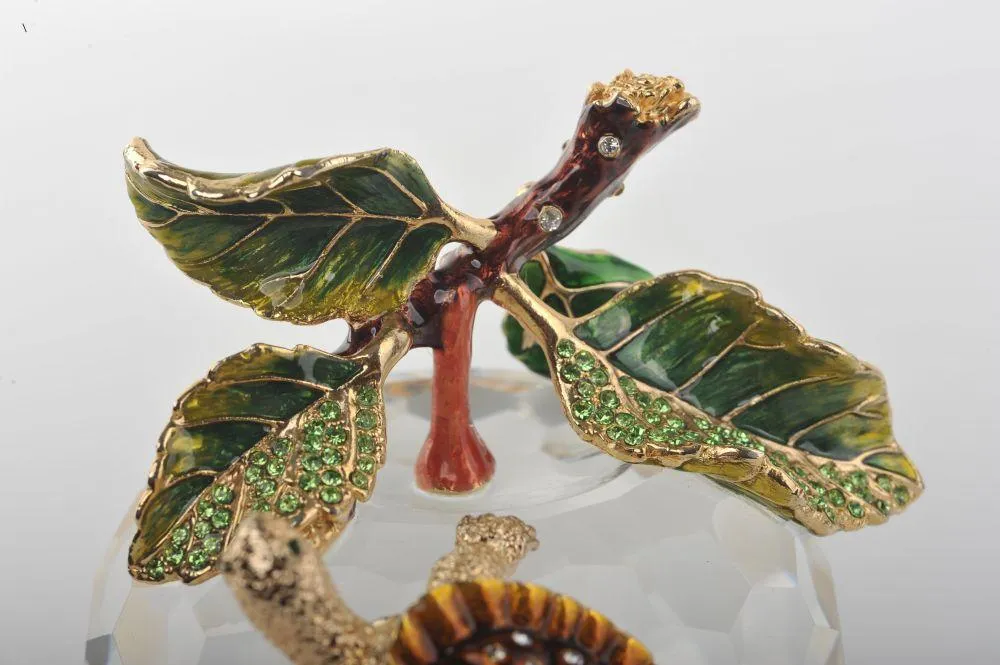 Crystal Apple with a Turtle