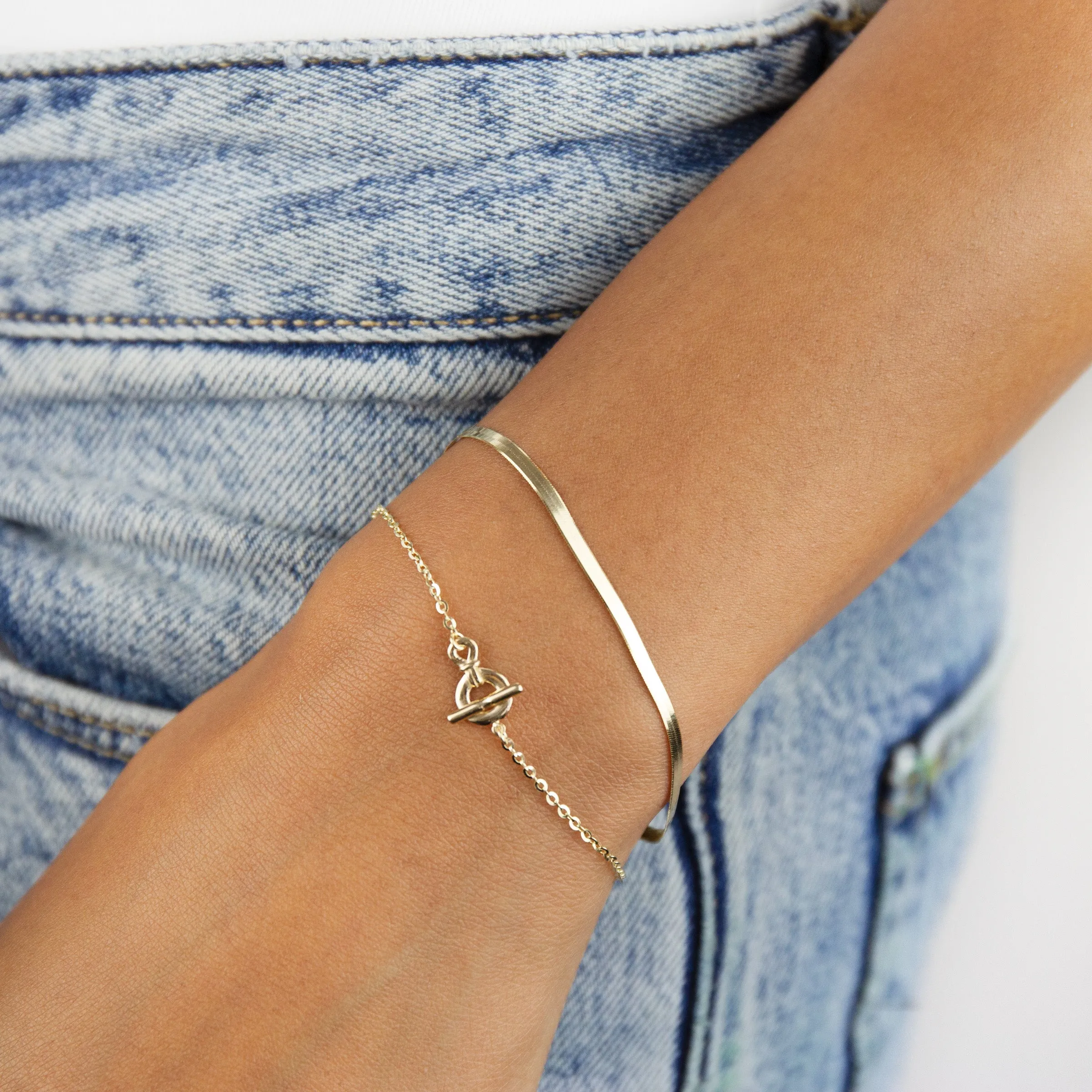 Dainty Toggle Bracelet 14K
