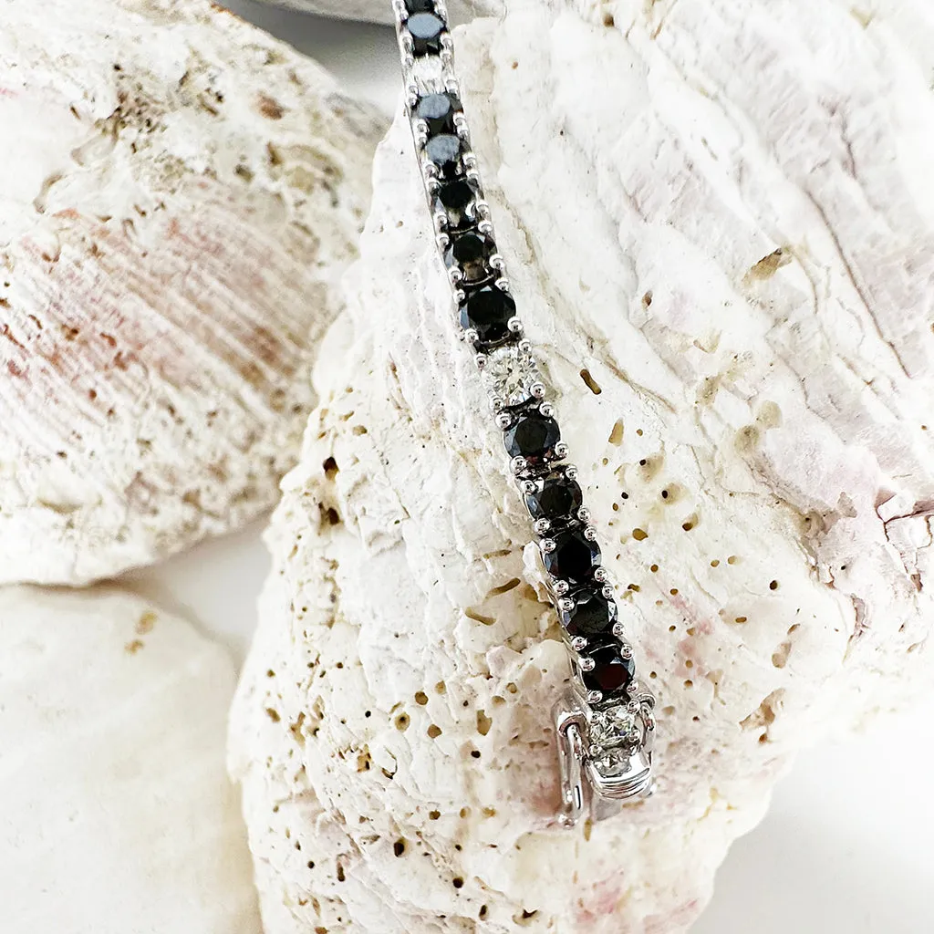 Elegant Black Diamond with Sparkling White Diamond Highlight Bracelet