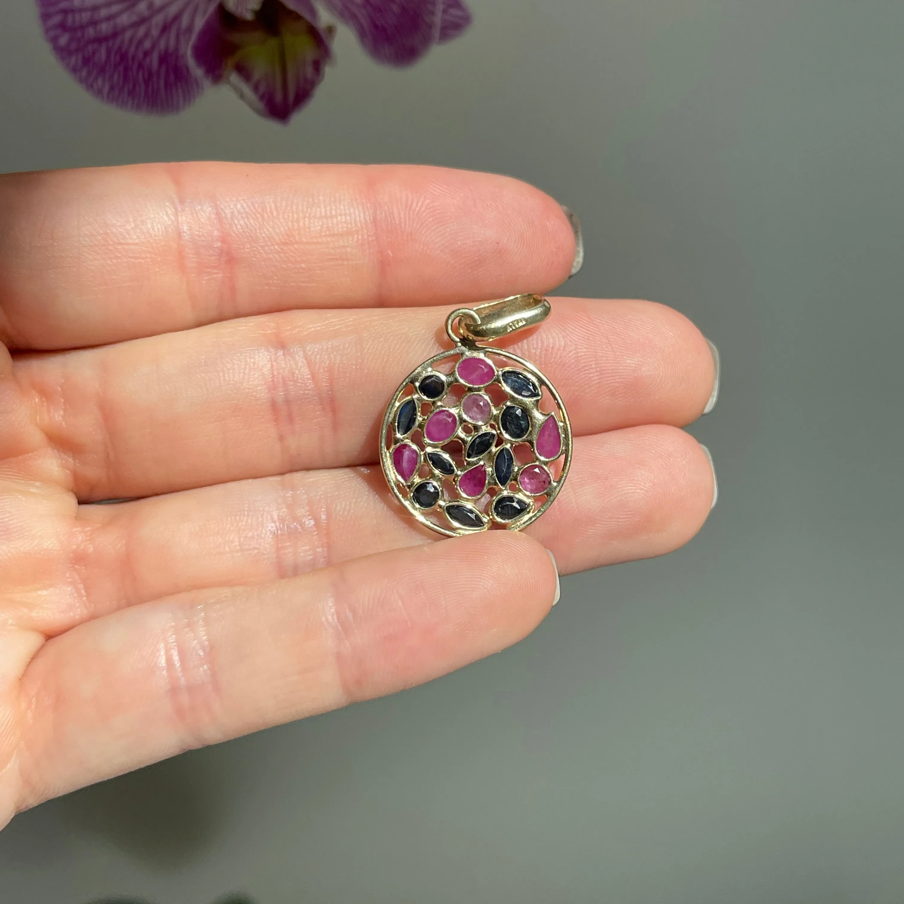 Estate 14KT Yellow Gold Blue Sapphire   Pink Ruby Round Drop Pendant
