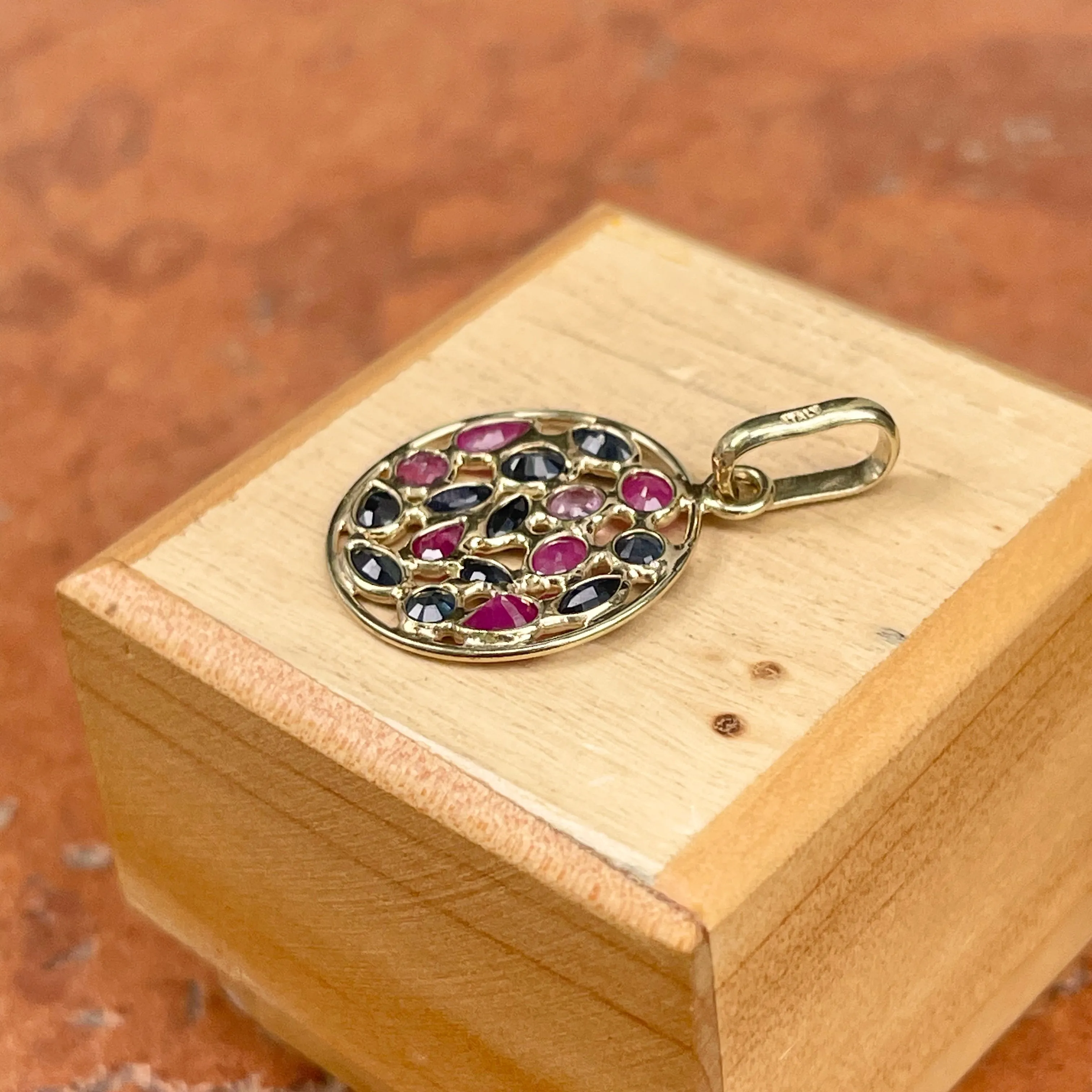 Estate 14KT Yellow Gold Blue Sapphire   Pink Ruby Round Drop Pendant