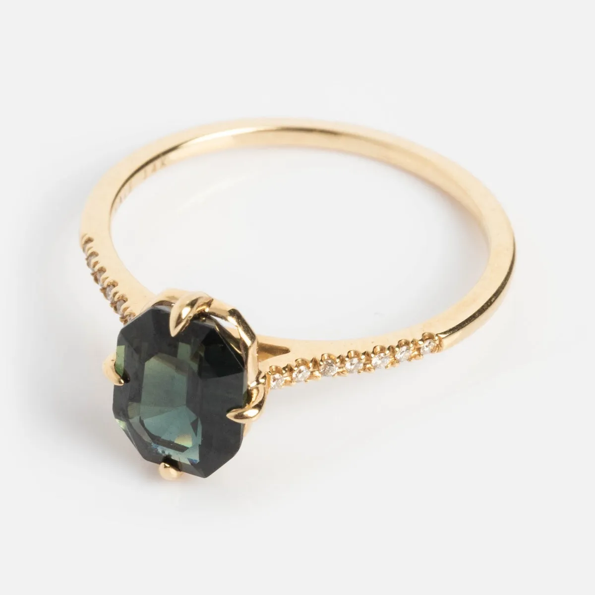 Fira Ring with Sapphire