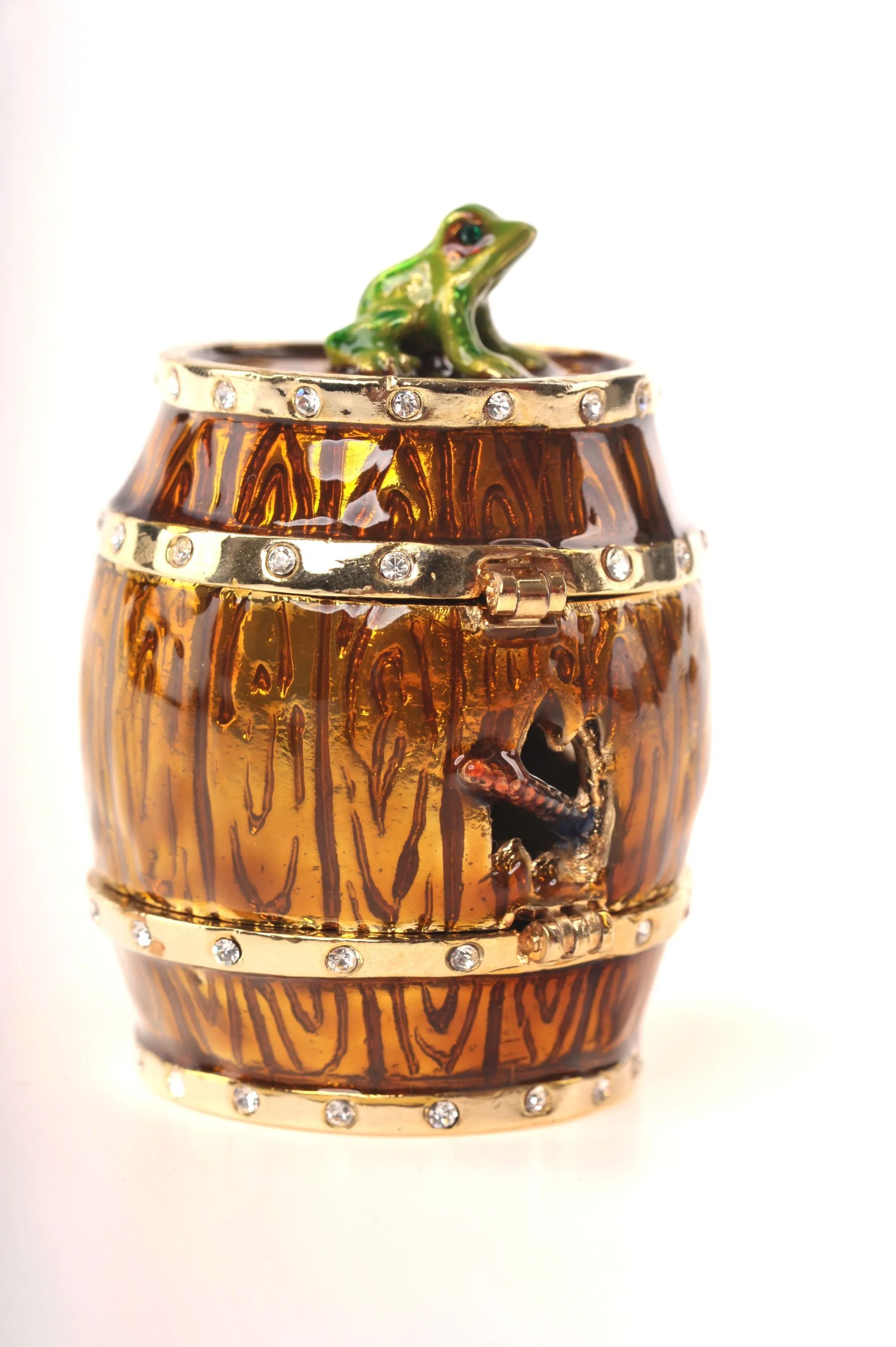 Frog & Lizard on a Barrel