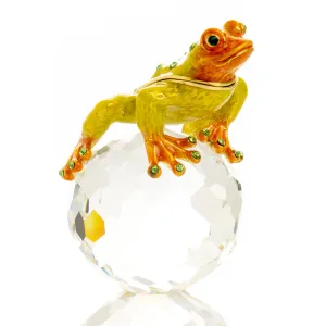 Frog on Crystal