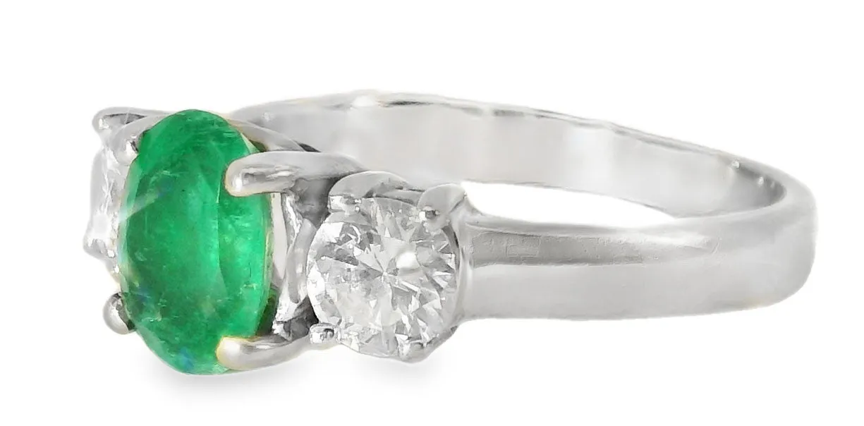 Gorgeous 14K White Gold Solitaire Diamond Emerald Engagement Anniversary 3-stone Ring Band