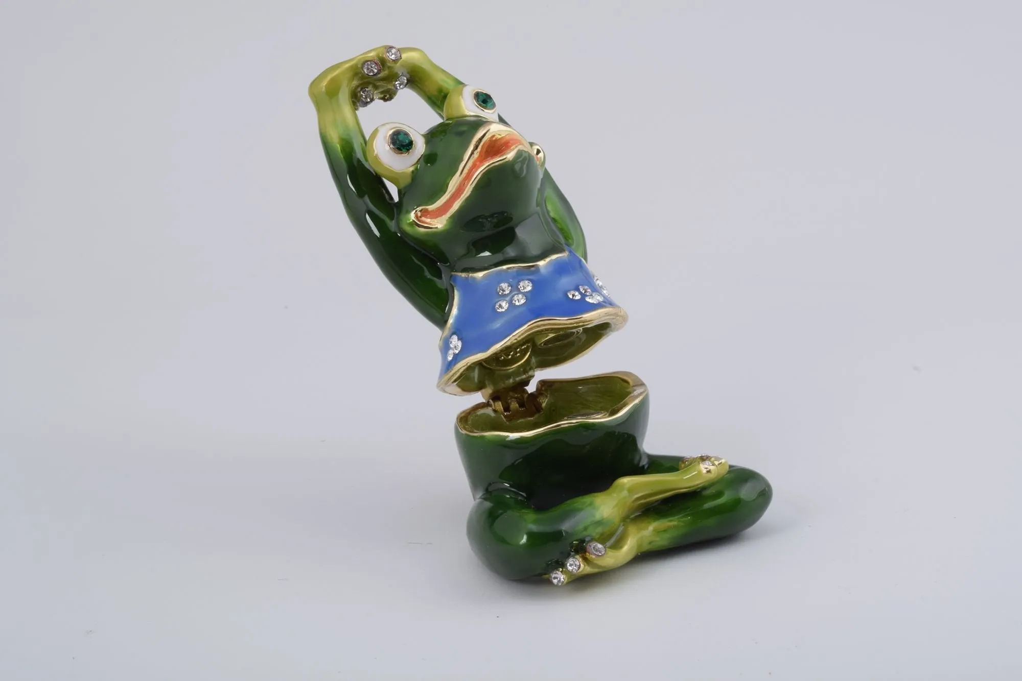 Gymnastic Frog with a Blue Shirt