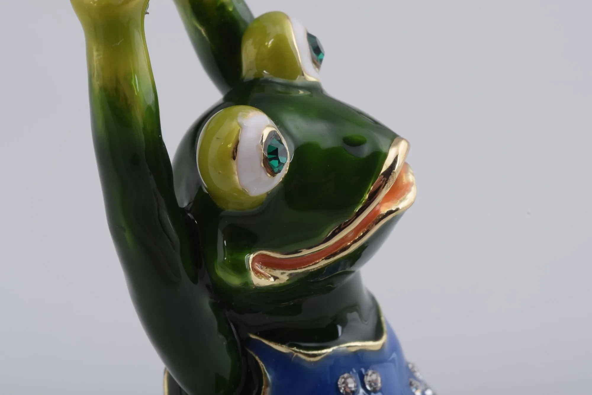 Gymnastic Frog with a Blue Shirt