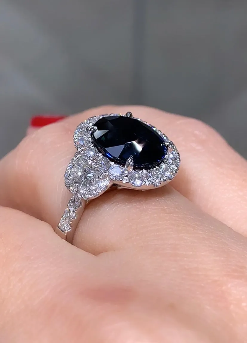 Ladies Statement 6.27ct Oval Cut Blue Sapphire & Diamond Ring