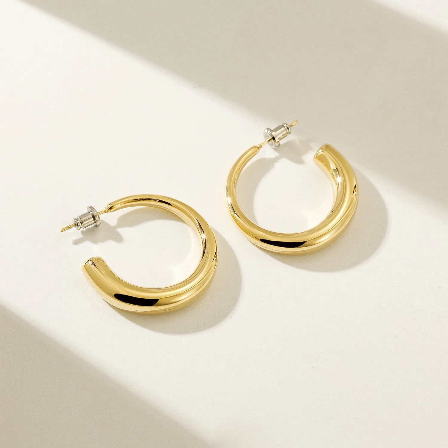 Large C stainless steel smooth earrings-SCE465STMC
