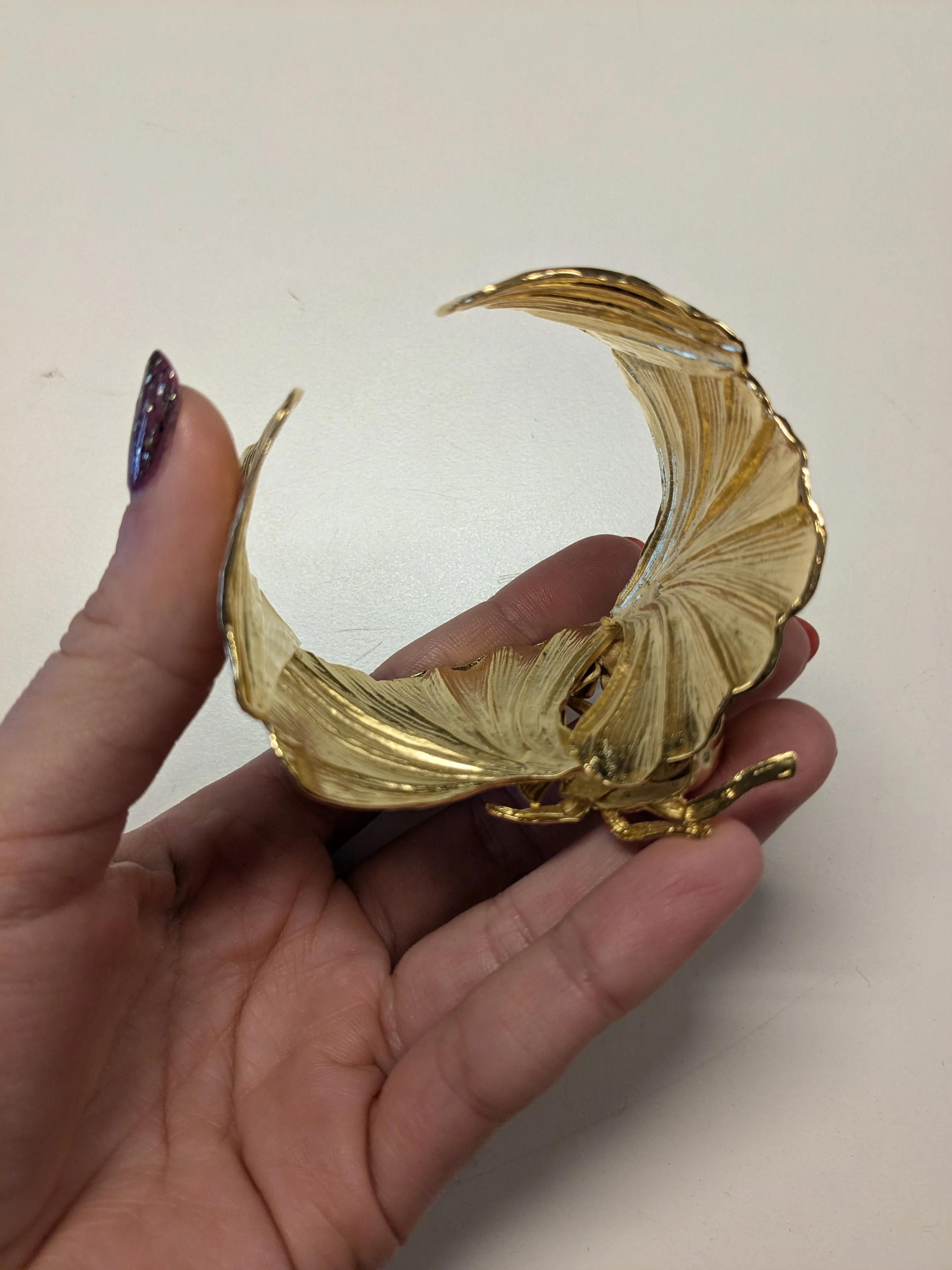 Lotta Djossou Paris Maybug on Leaf Bracelet Gold