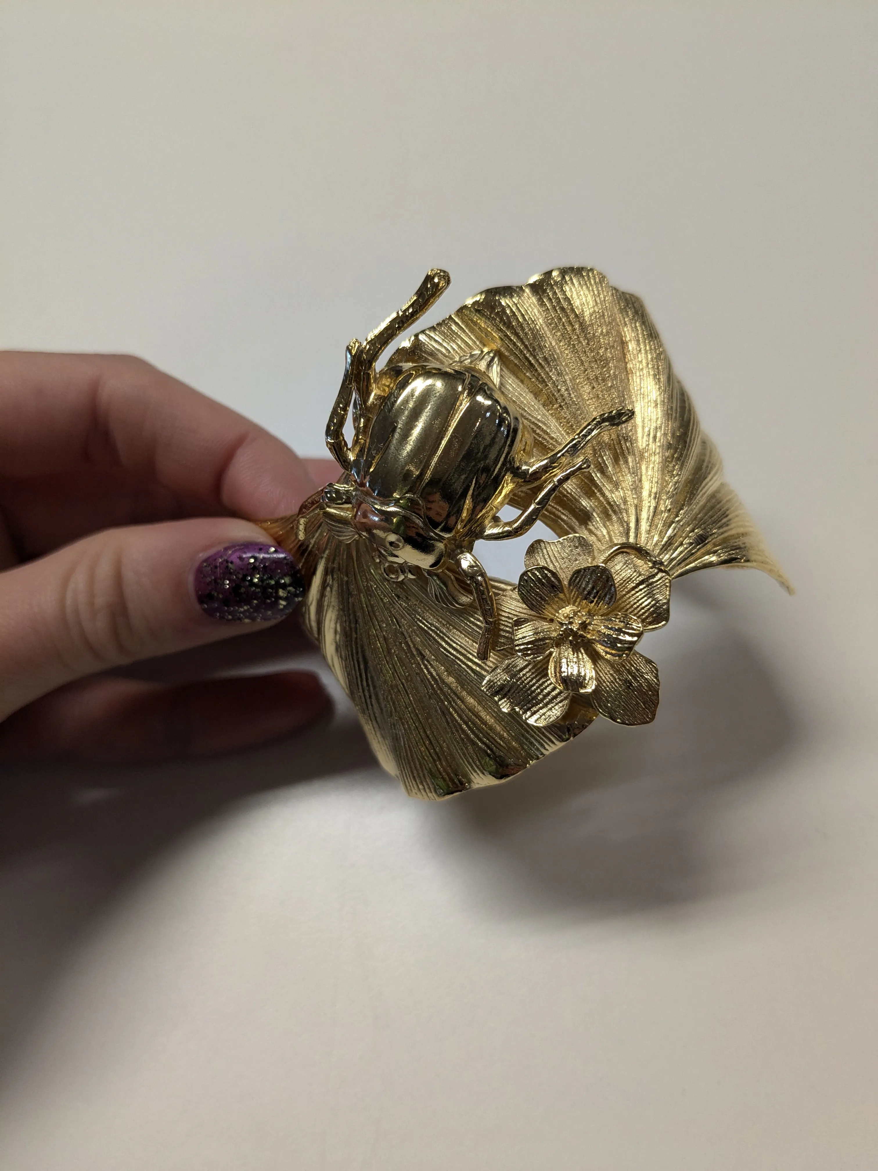 Lotta Djossou Paris Maybug on Leaf Bracelet Gold