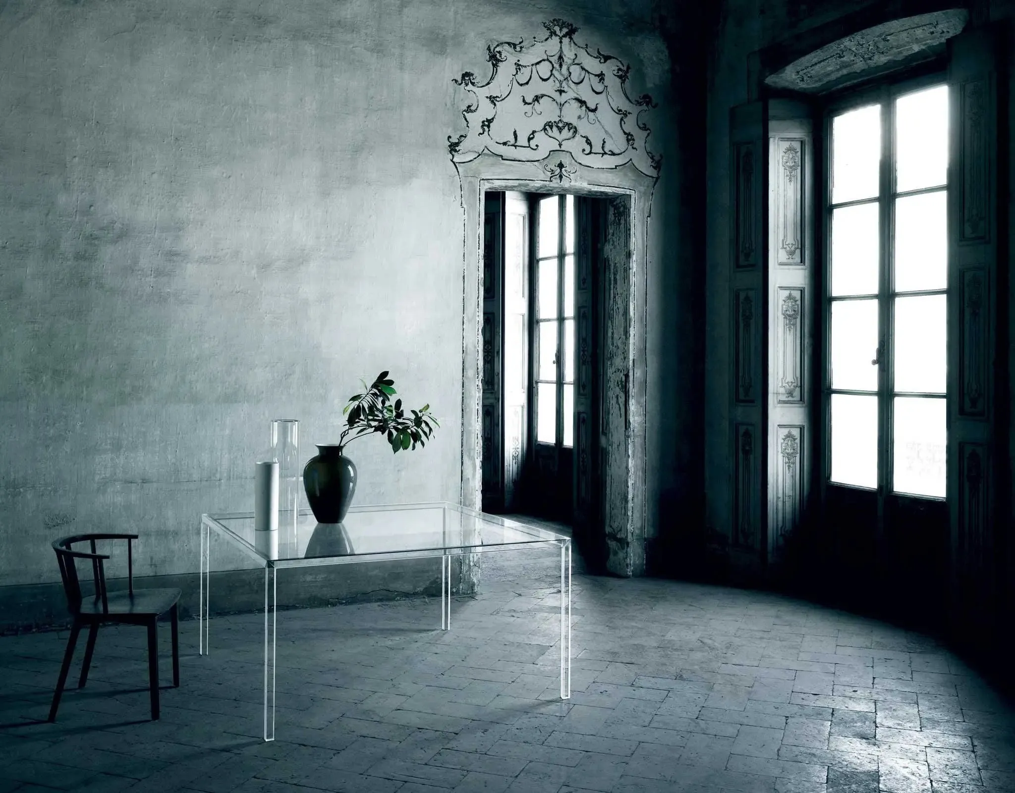 Luminous High Glass Table