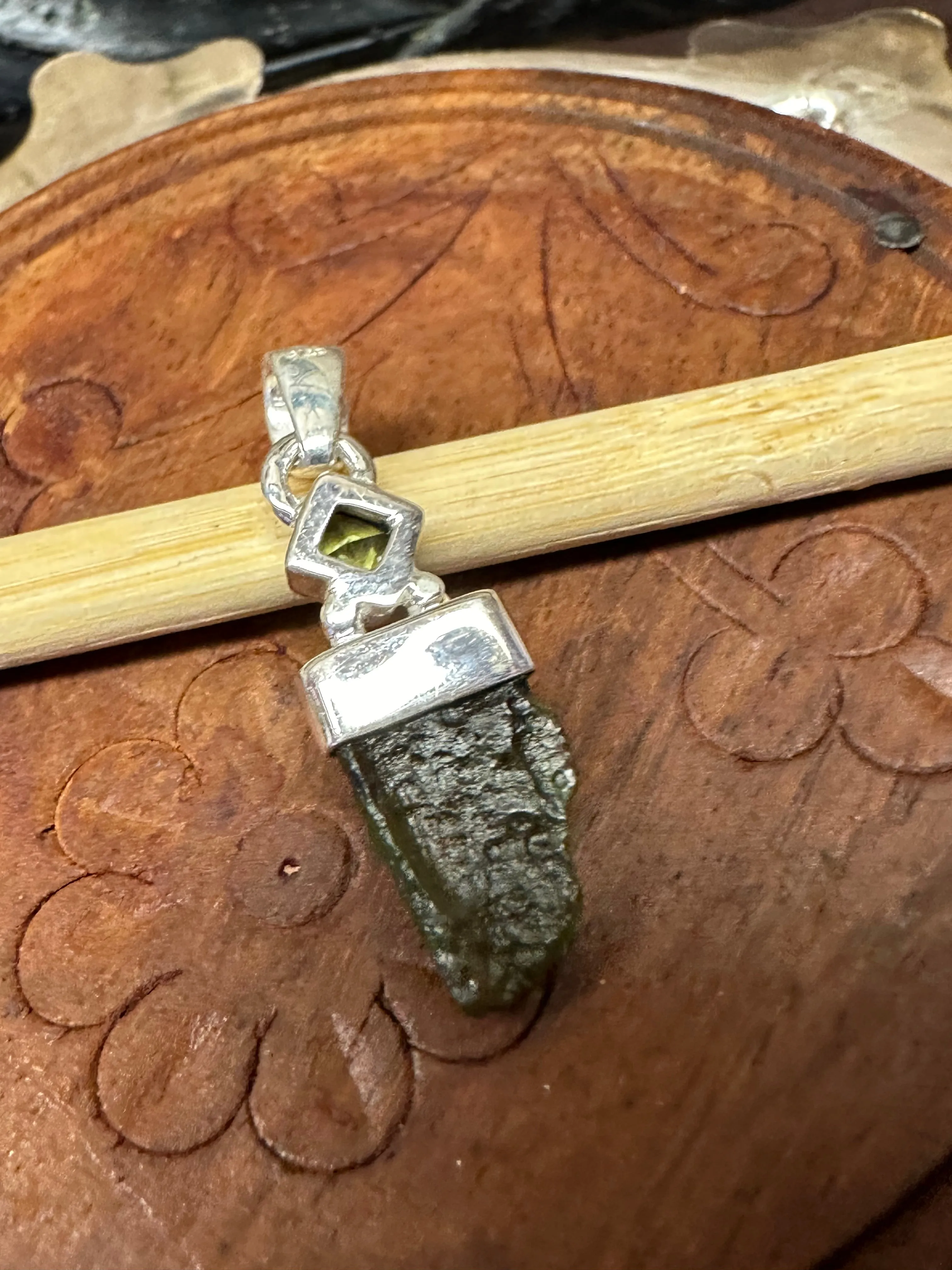 Natural Moldavite, Kyanite 925 Solid Sterling Silver Pendant 35mm