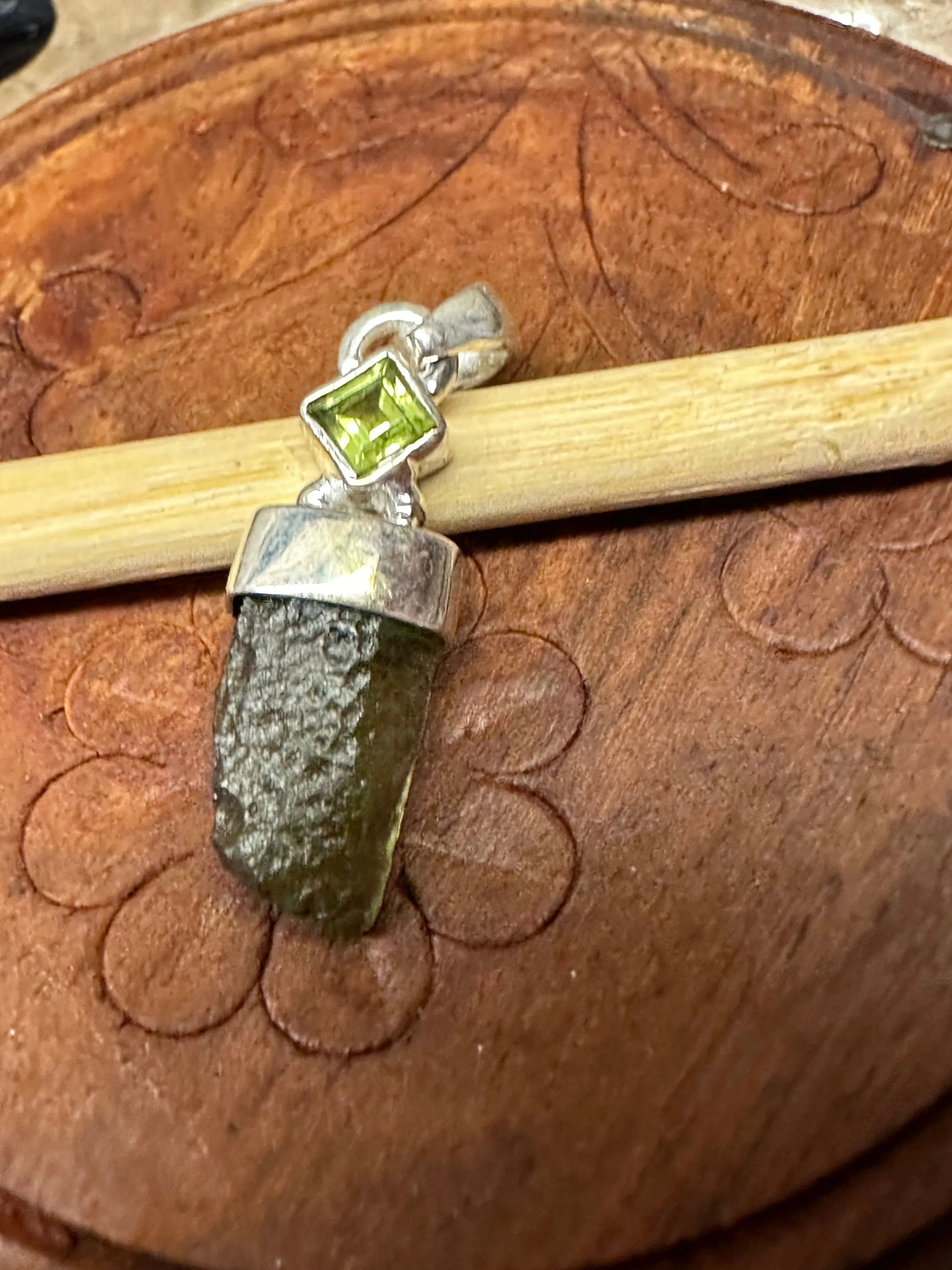 Natural Moldavite, Kyanite 925 Solid Sterling Silver Pendant 35mm