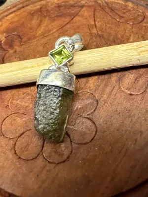 Natural Moldavite, Kyanite 925 Solid Sterling Silver Pendant 35mm