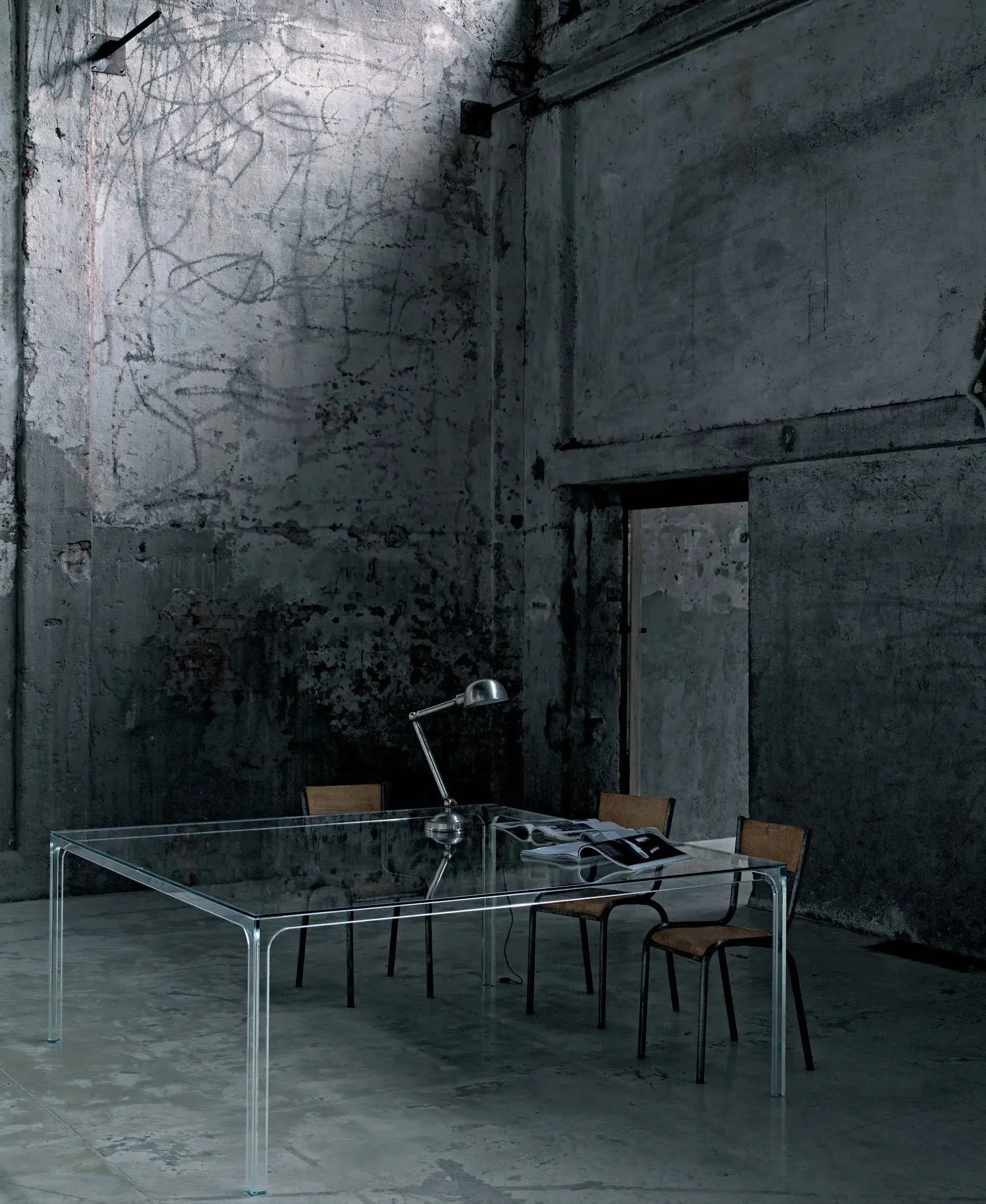 Oscar Writing Desk