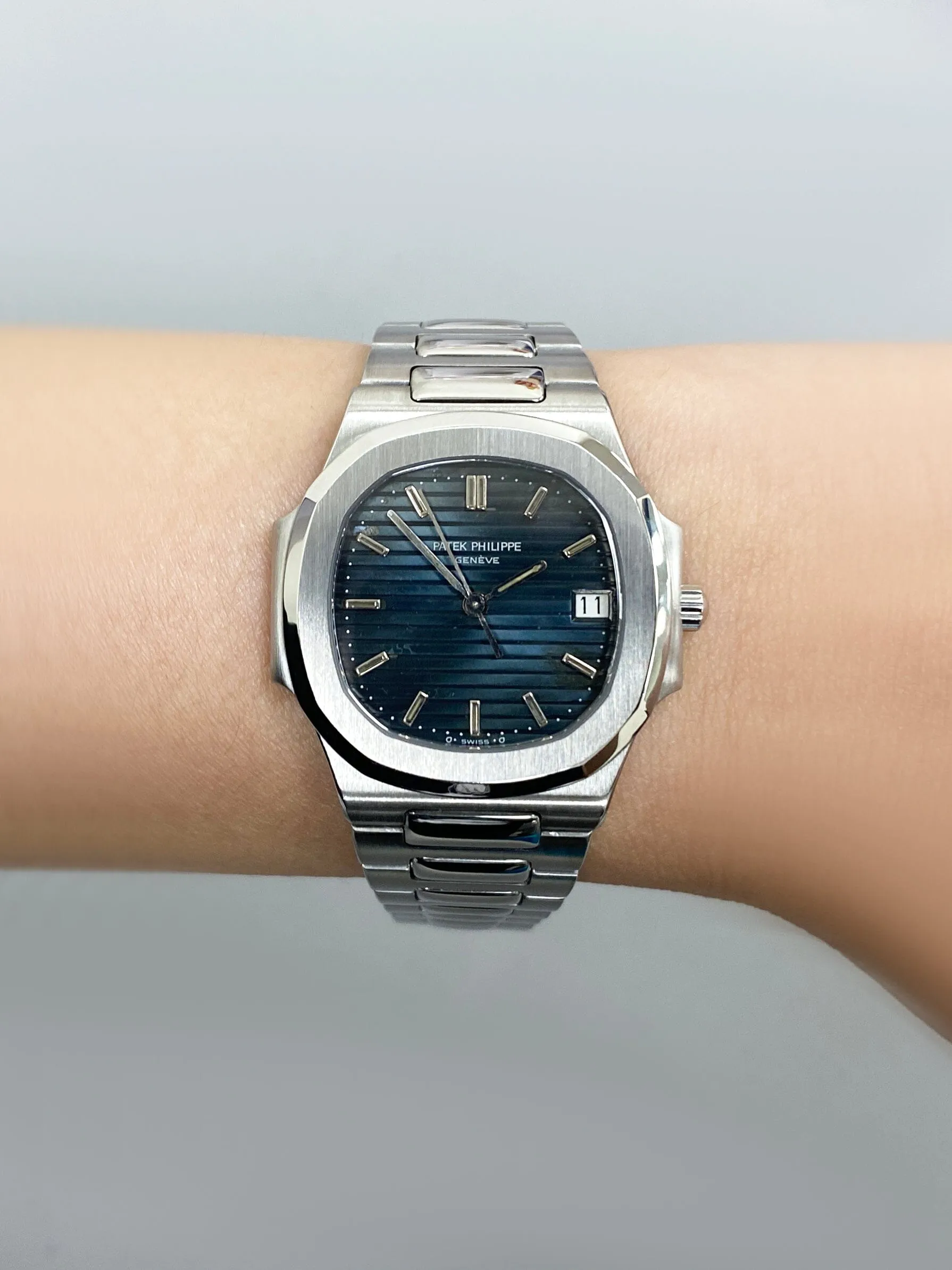 Patek Philippe Nautilus 3900/001 Blue Dial Watch Box Papers