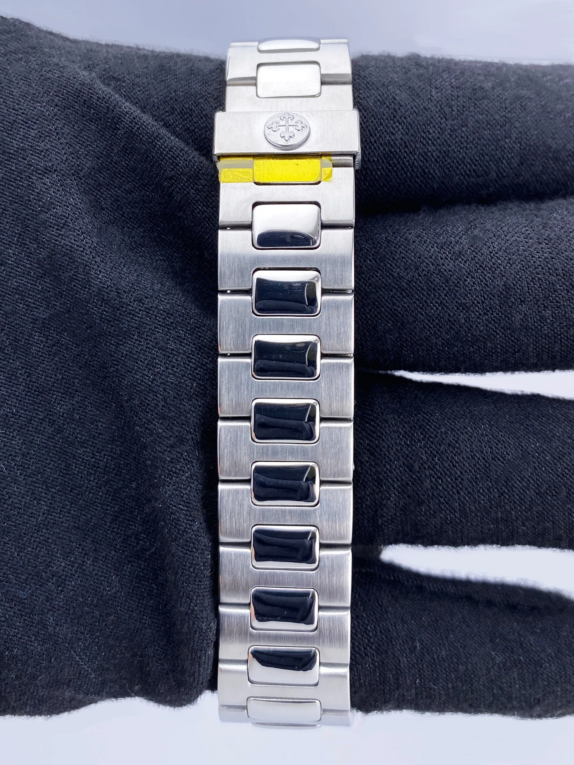 Patek Philippe Nautilus 3900/001 Blue Dial Watch Box Papers