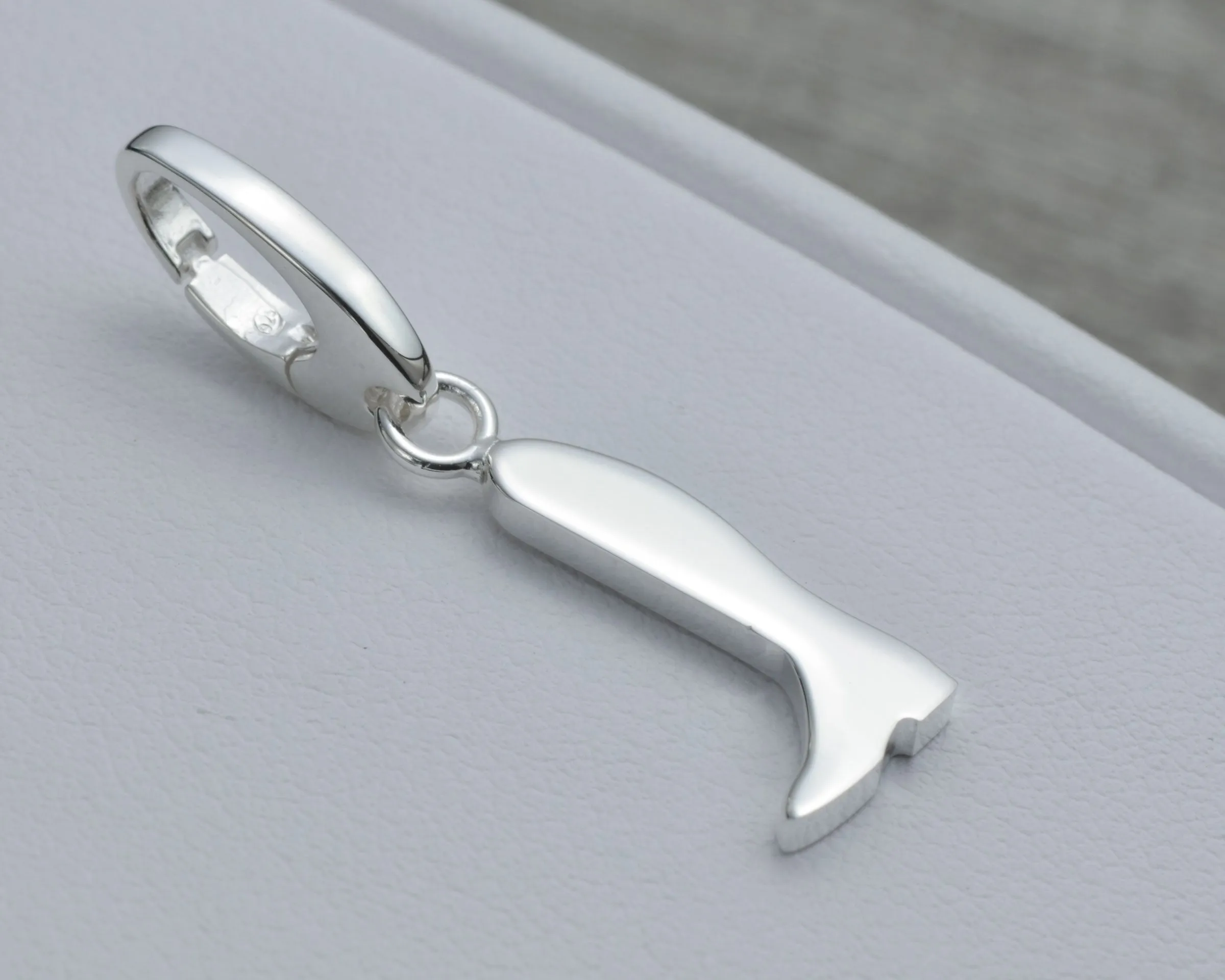 RIDING CHARM IN STERLING SILVER