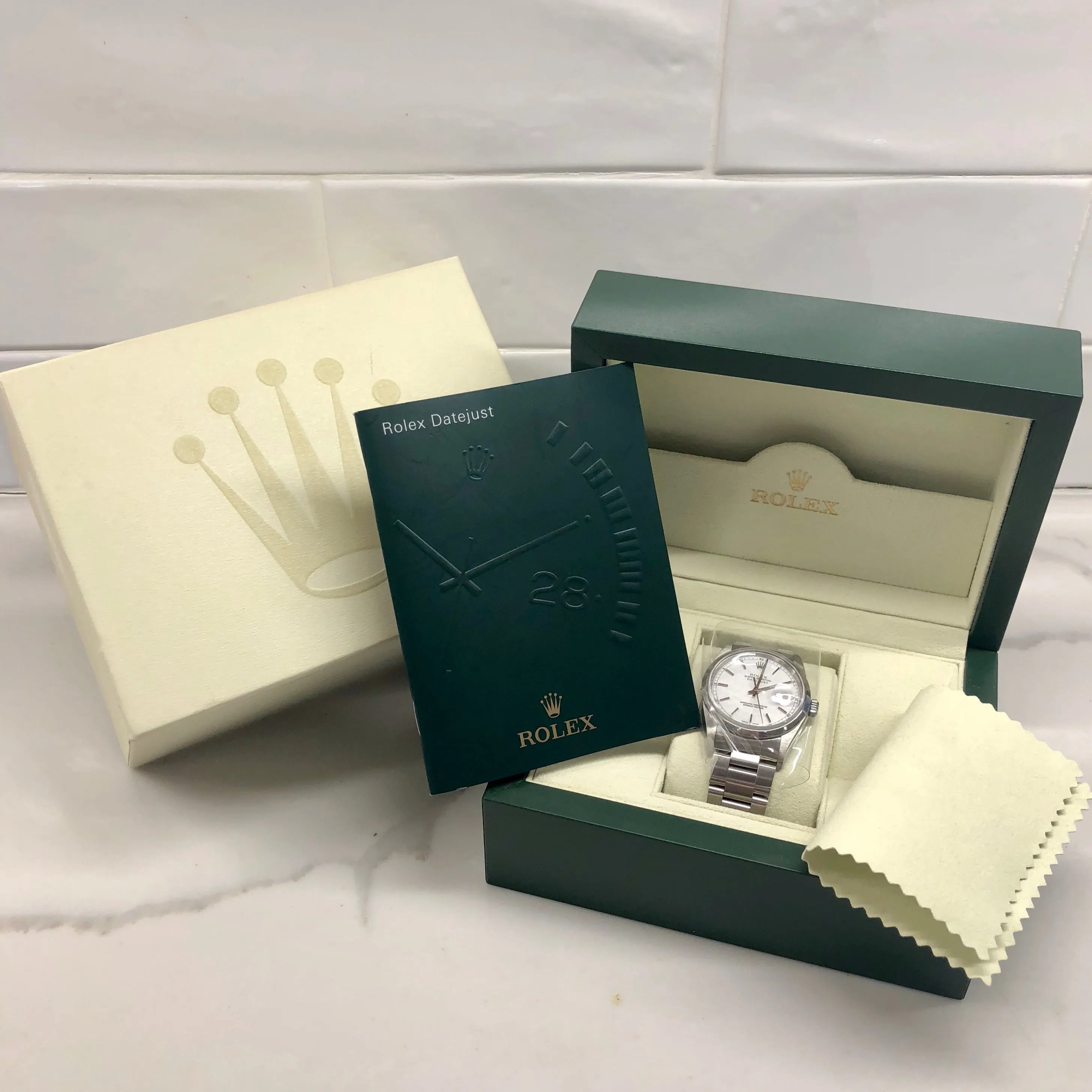 Rolex Datejust 16200 Oyster Perpetual Cal. 3135 White Stick "Y" Serial Wristwatch