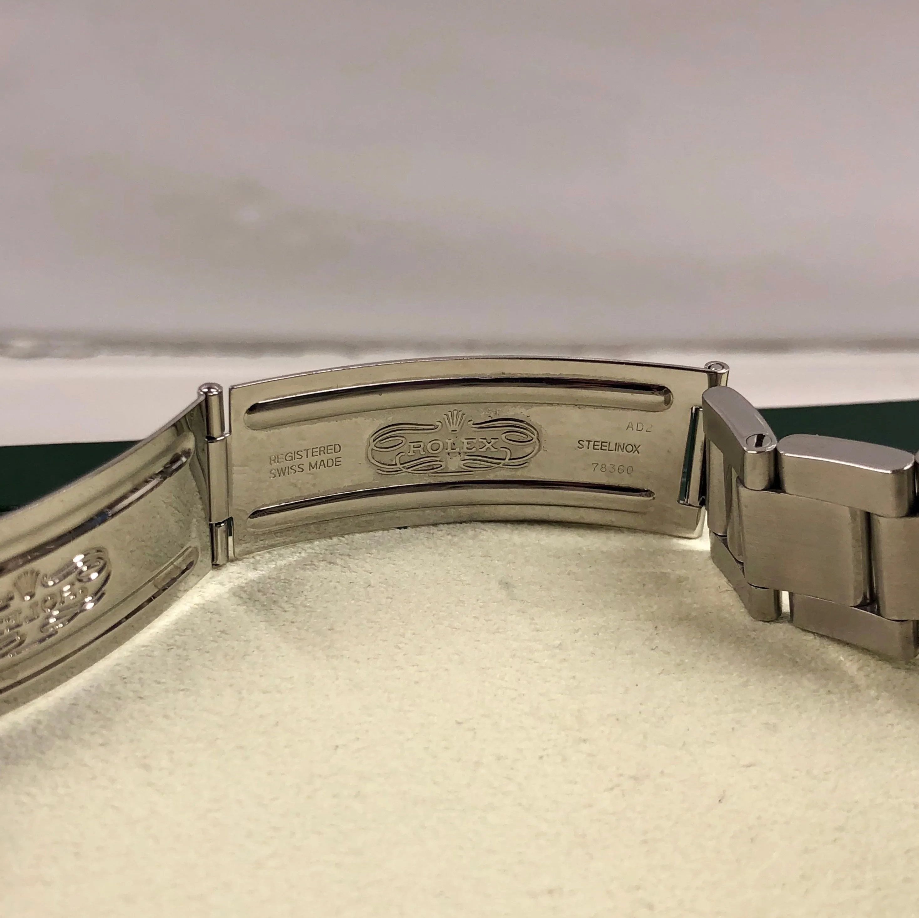 Rolex Datejust 16200 Oyster Perpetual Cal. 3135 White Stick "Y" Serial Wristwatch