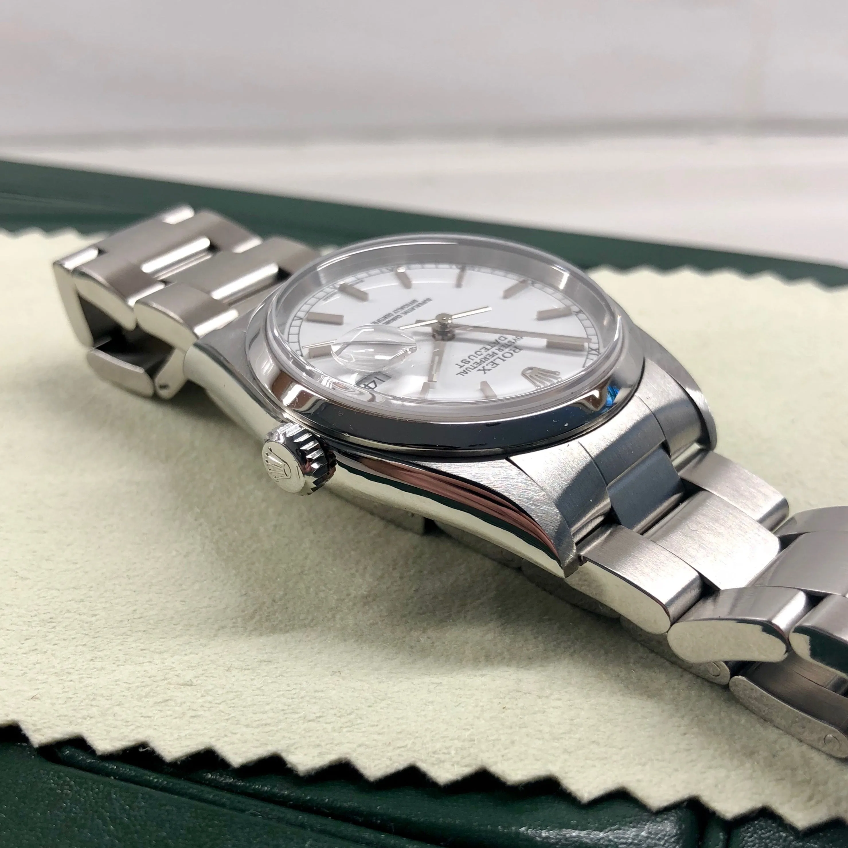 Rolex Datejust 16200 Oyster Perpetual Cal. 3135 White Stick "Y" Serial Wristwatch