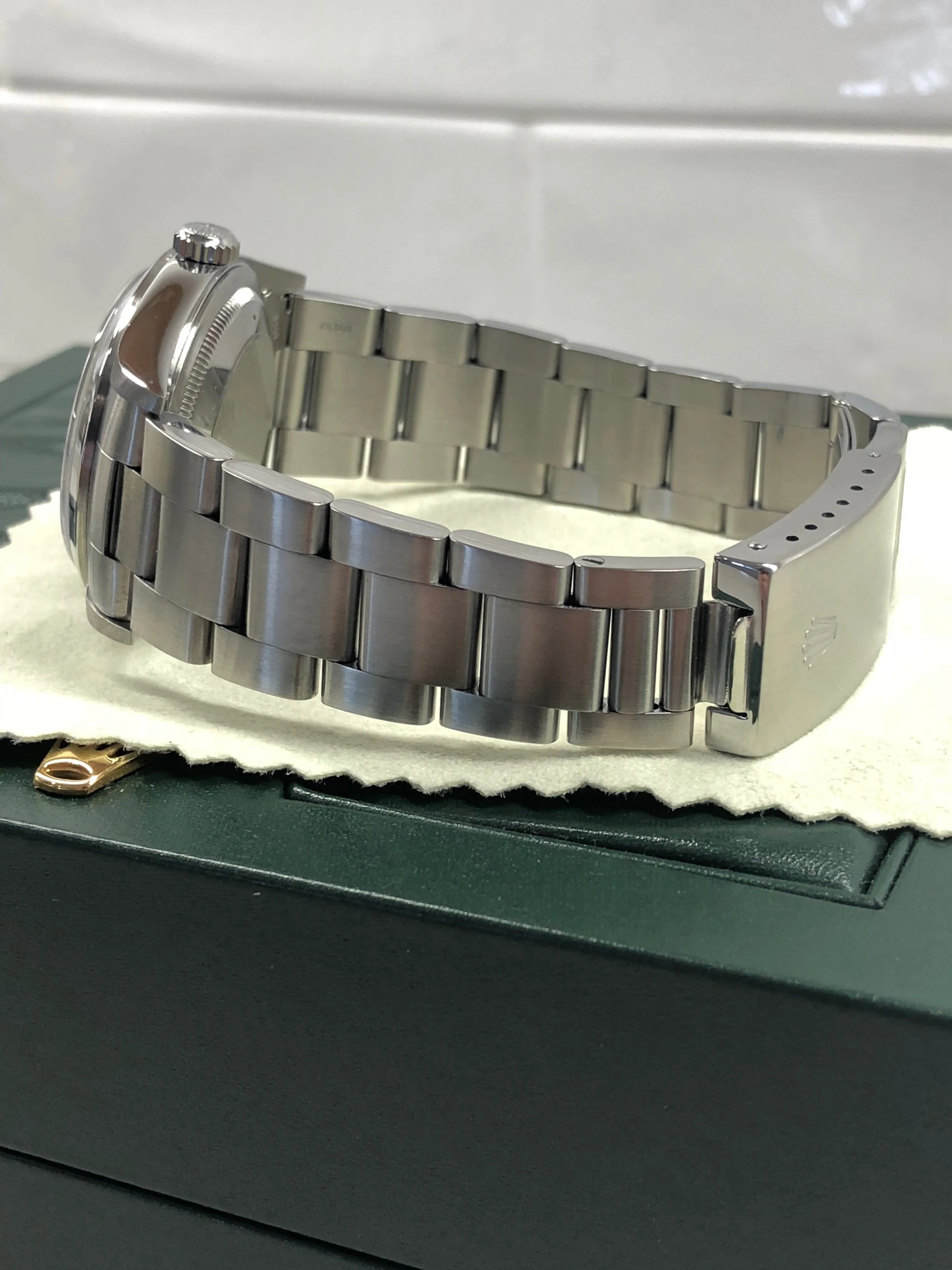 Rolex Datejust 16200 Oyster Perpetual Cal. 3135 White Stick "Y" Serial Wristwatch