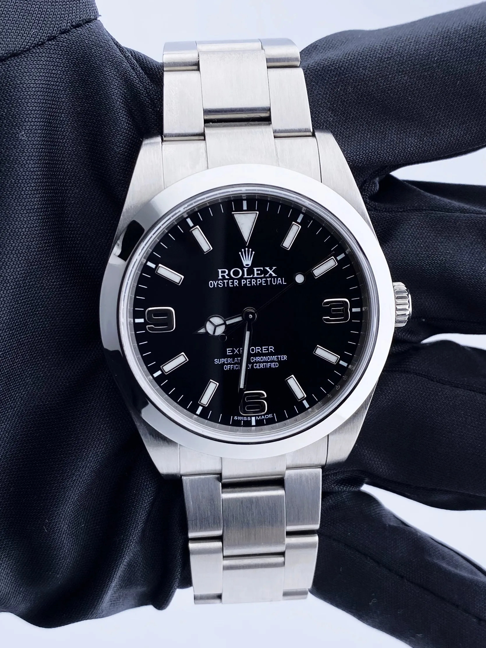 Rolex Oyster perpetual Explorer 214270 Mens Watch Box & Papers
