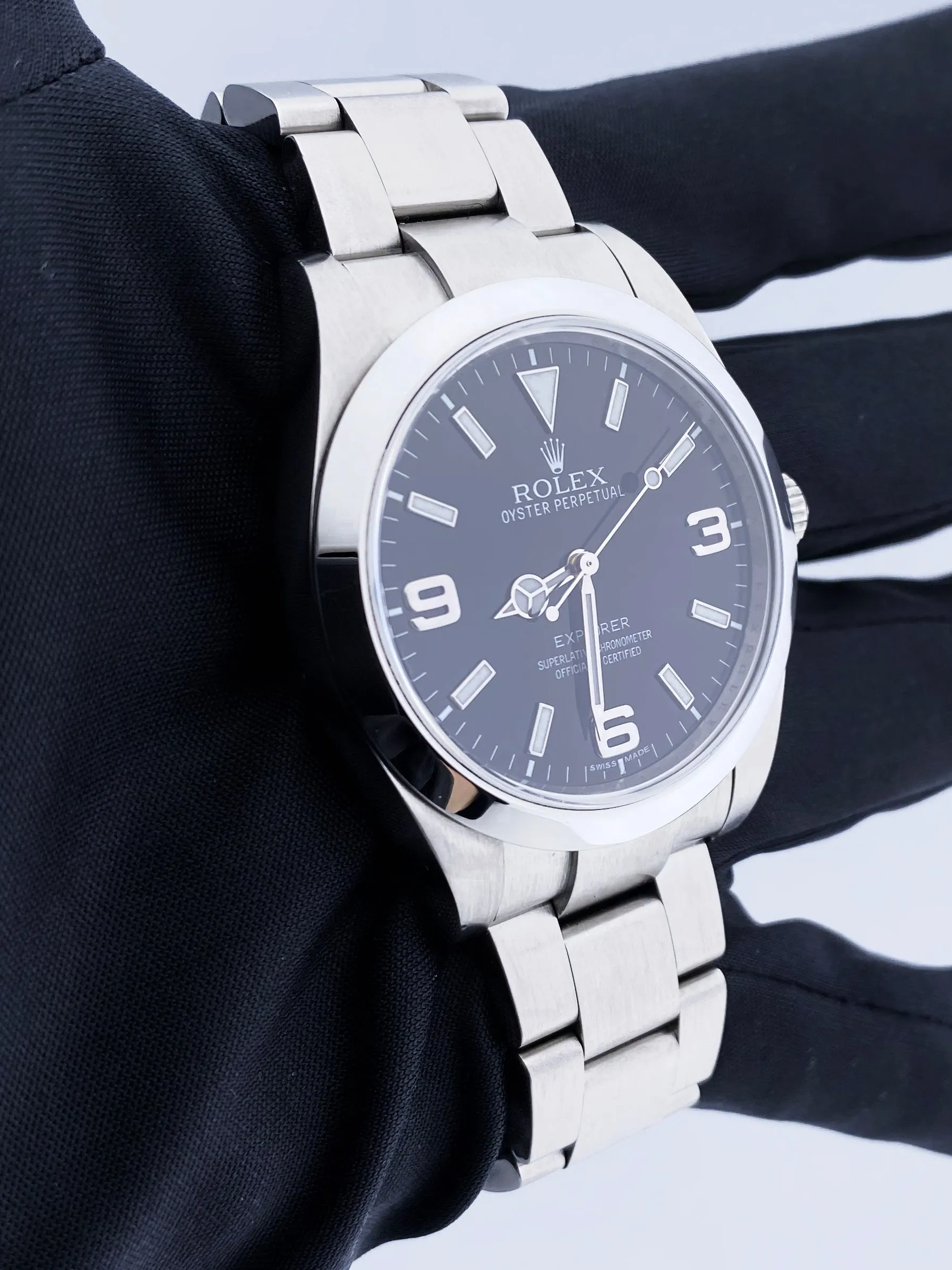 Rolex Oyster perpetual Explorer 214270 Mens Watch Box & Papers