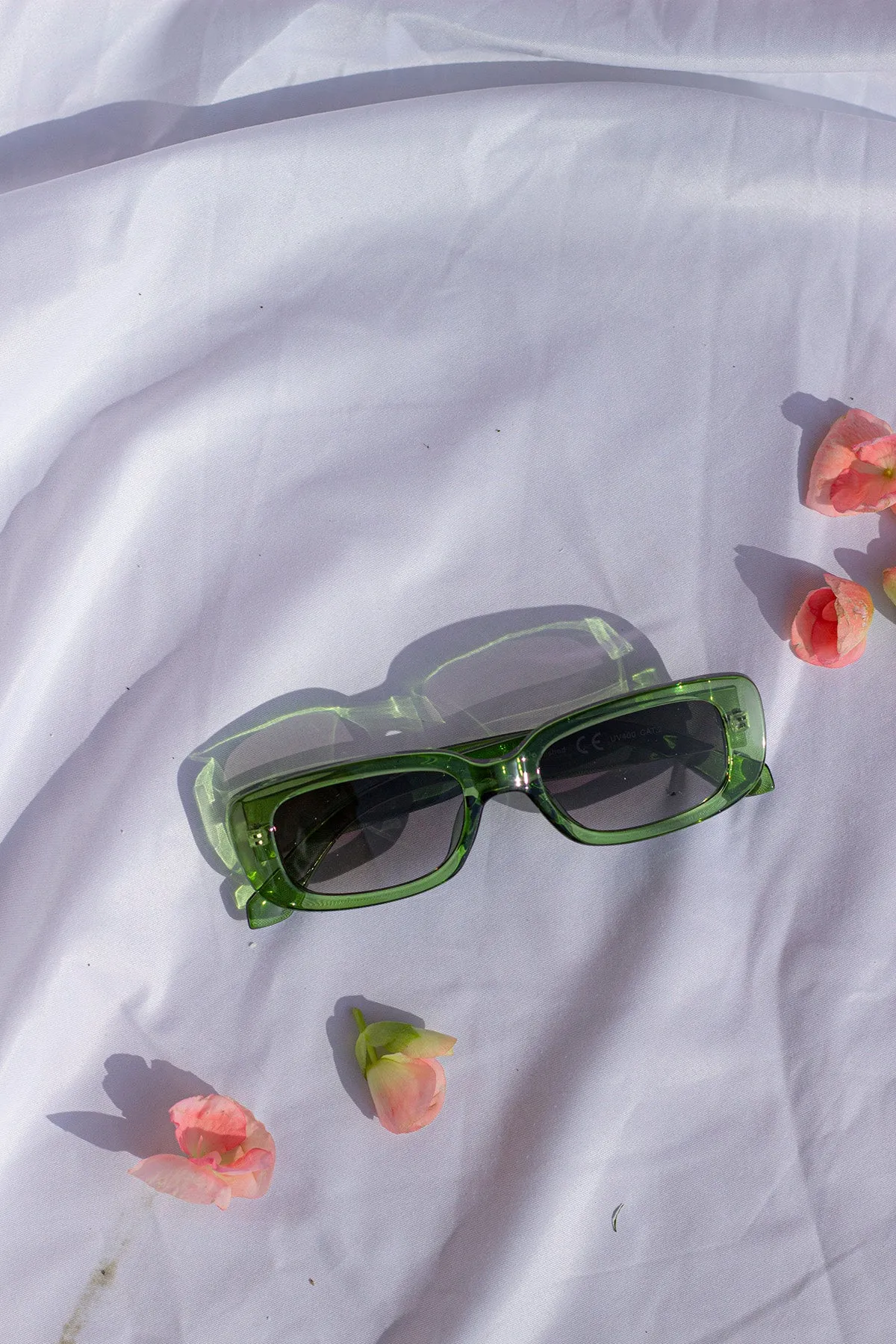 Rounded Rectangle 90s Look Sunglasses