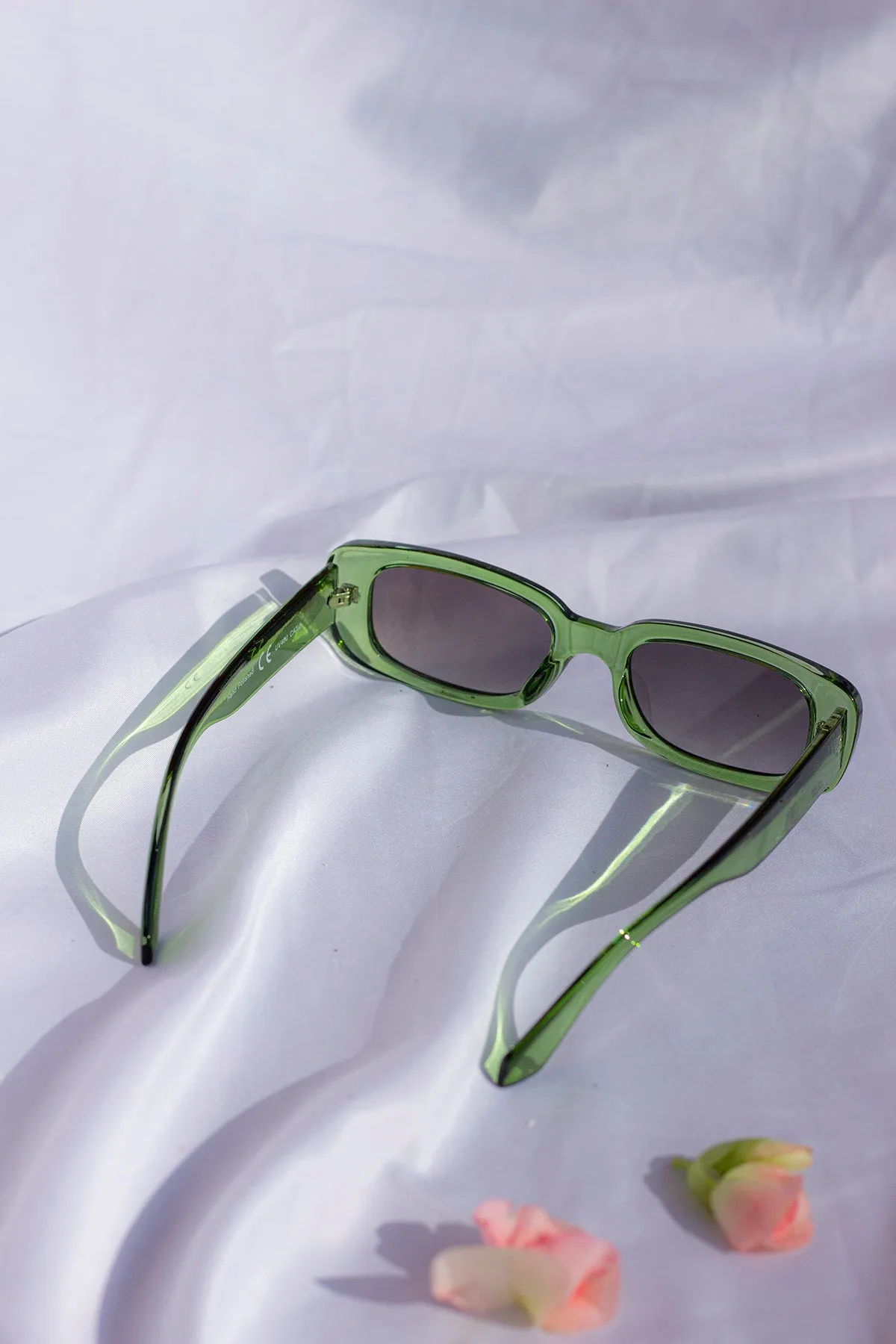 Rounded Rectangle 90s Look Sunglasses