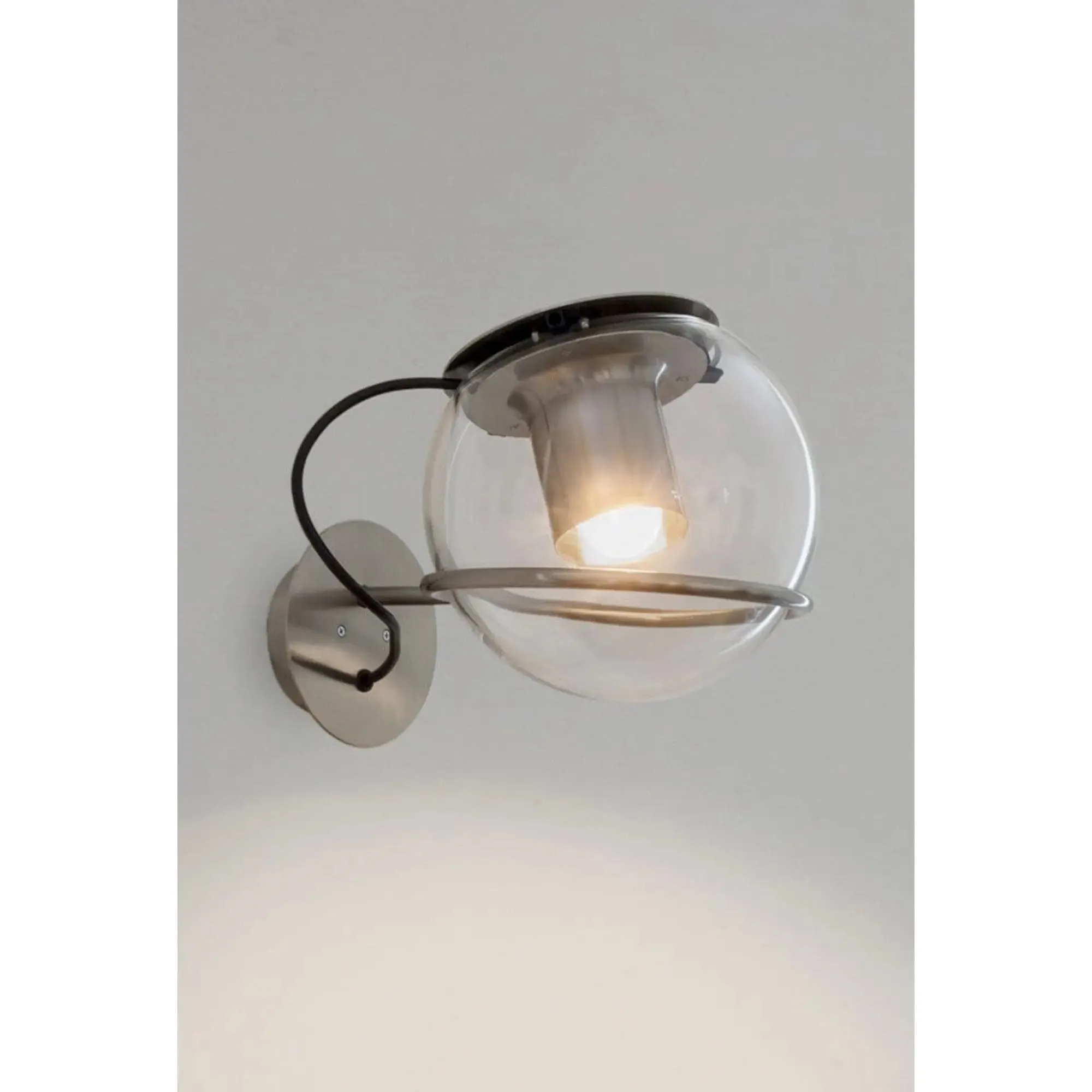 The Globe 727 - Wall Lamp